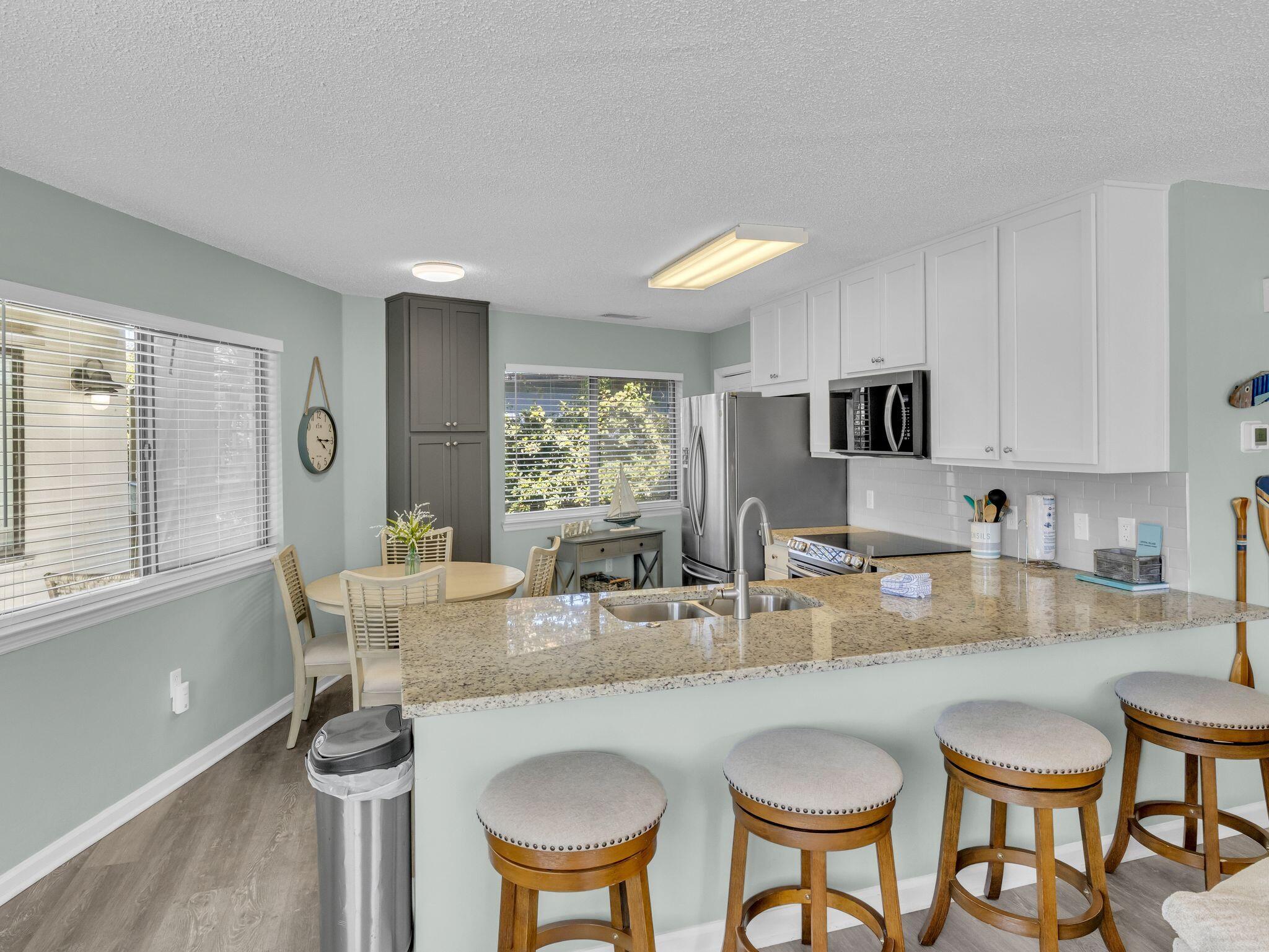 CRYSTAL VILLAGE CONDO PH 2 - Residential