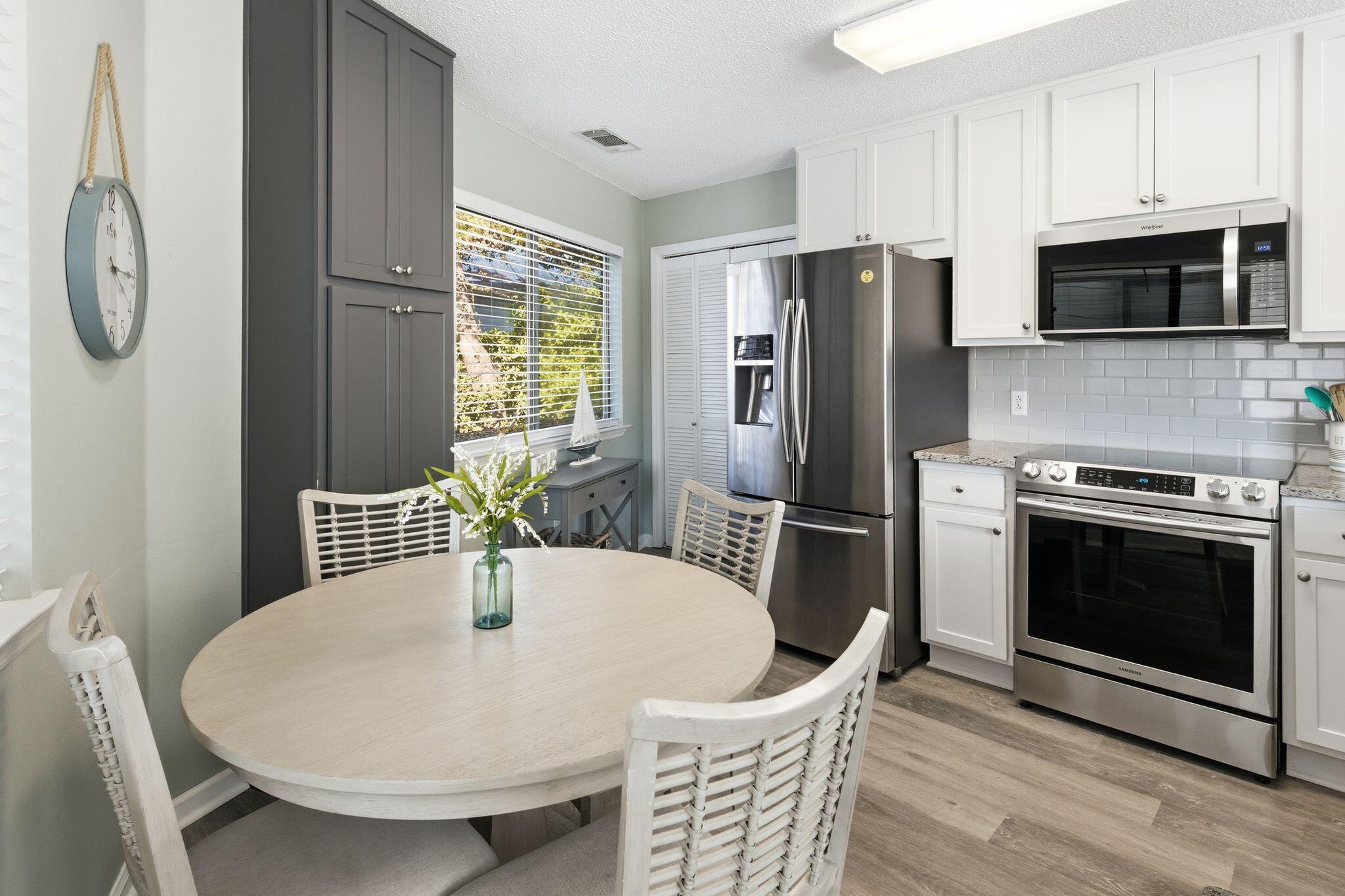 CRYSTAL VILLAGE CONDO PH 2 - Residential