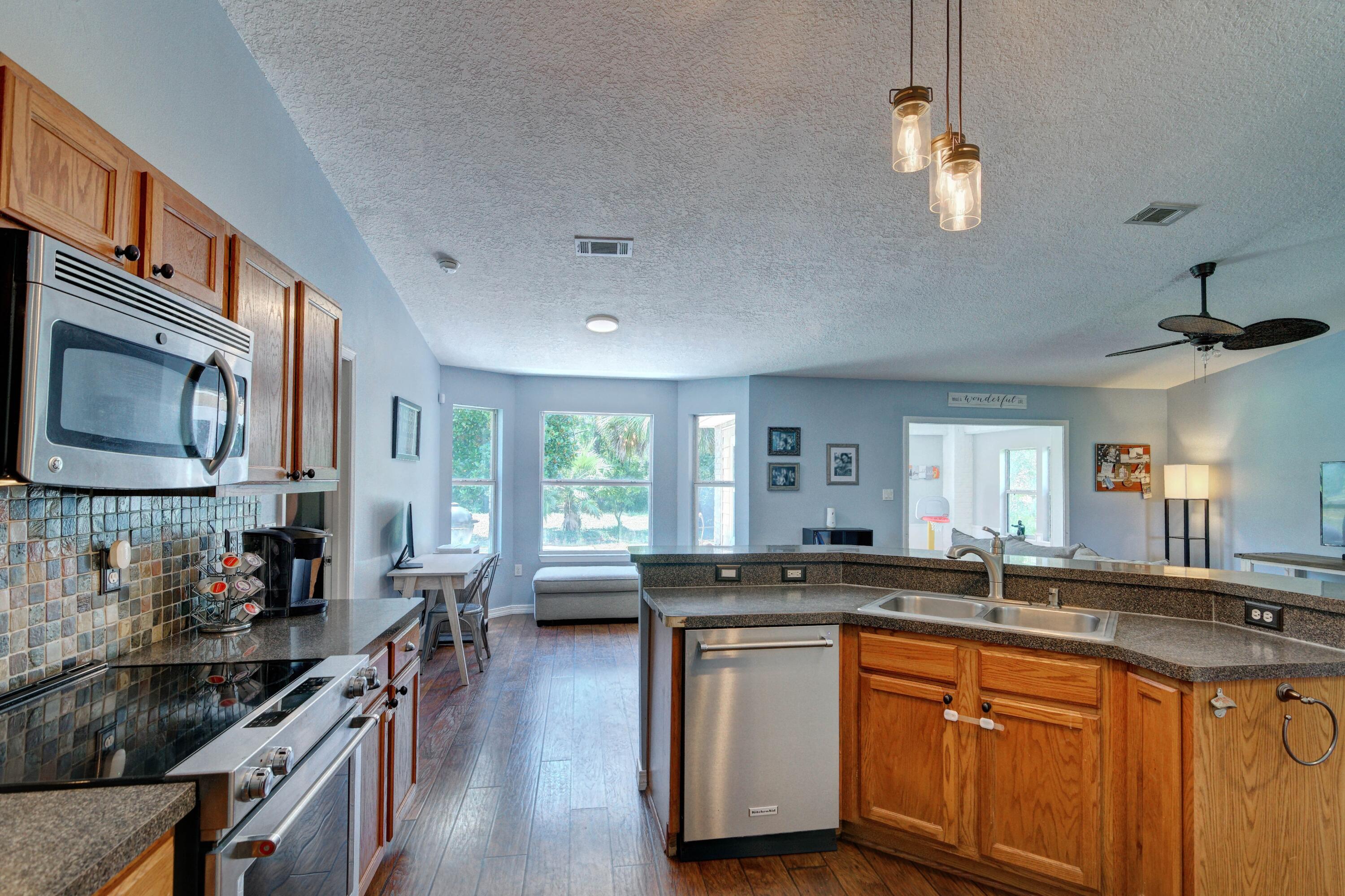 HOLLEY BY THE SEA - Residential