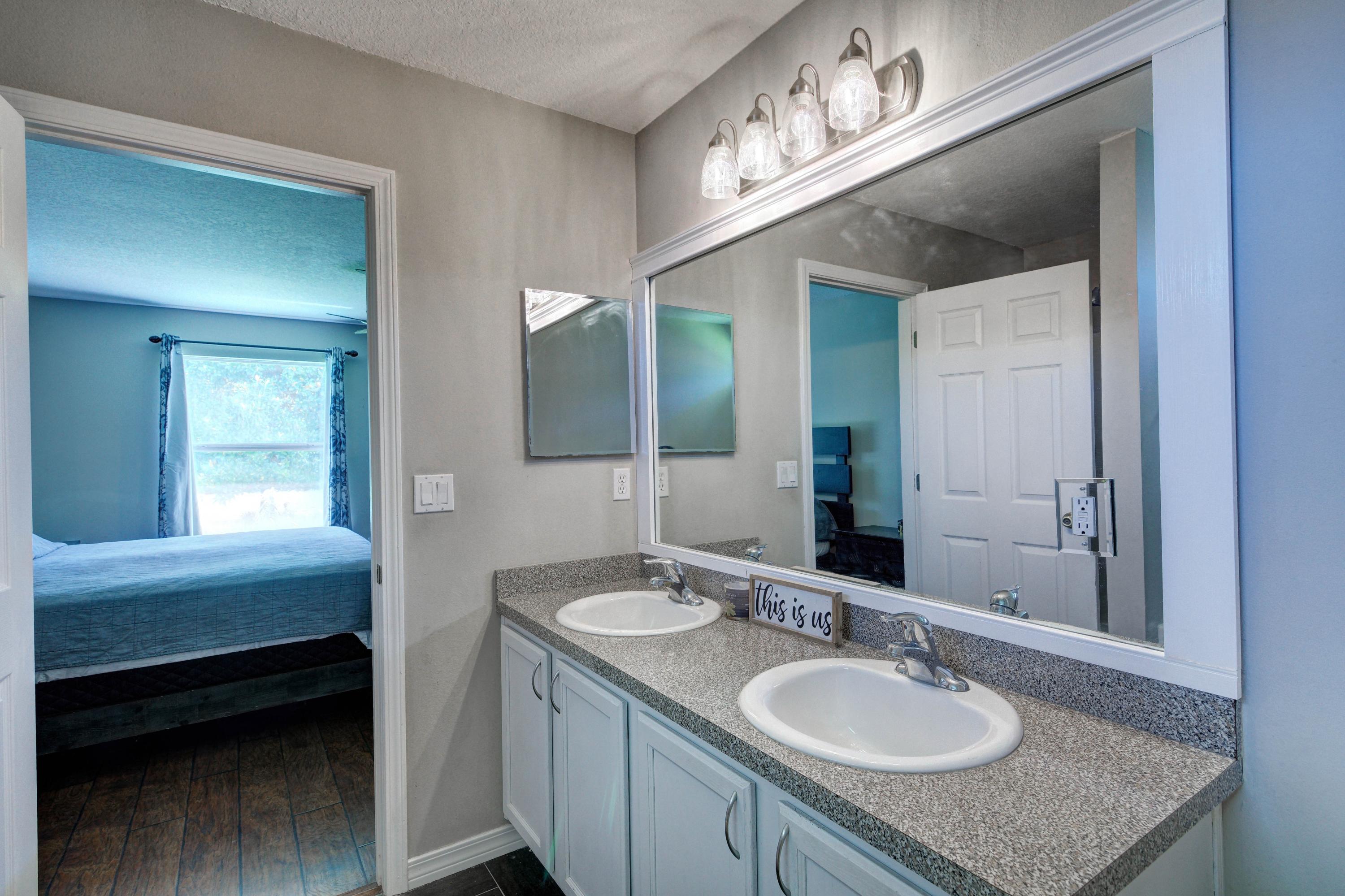 HOLLEY BY THE SEA - Residential