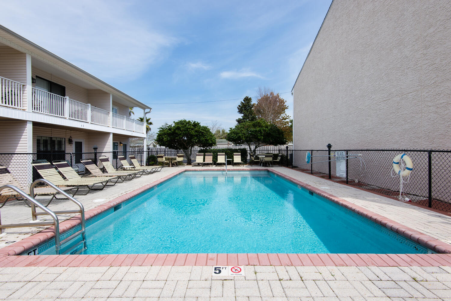 WOODLAND SHORES T/H PH 3 - Residential