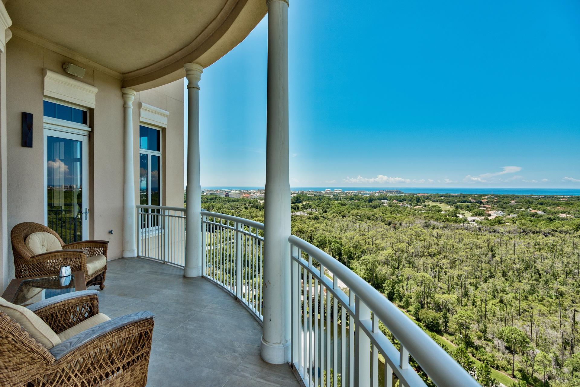 ONE WATER PLACE AT KELLY PLANTATION - Residential