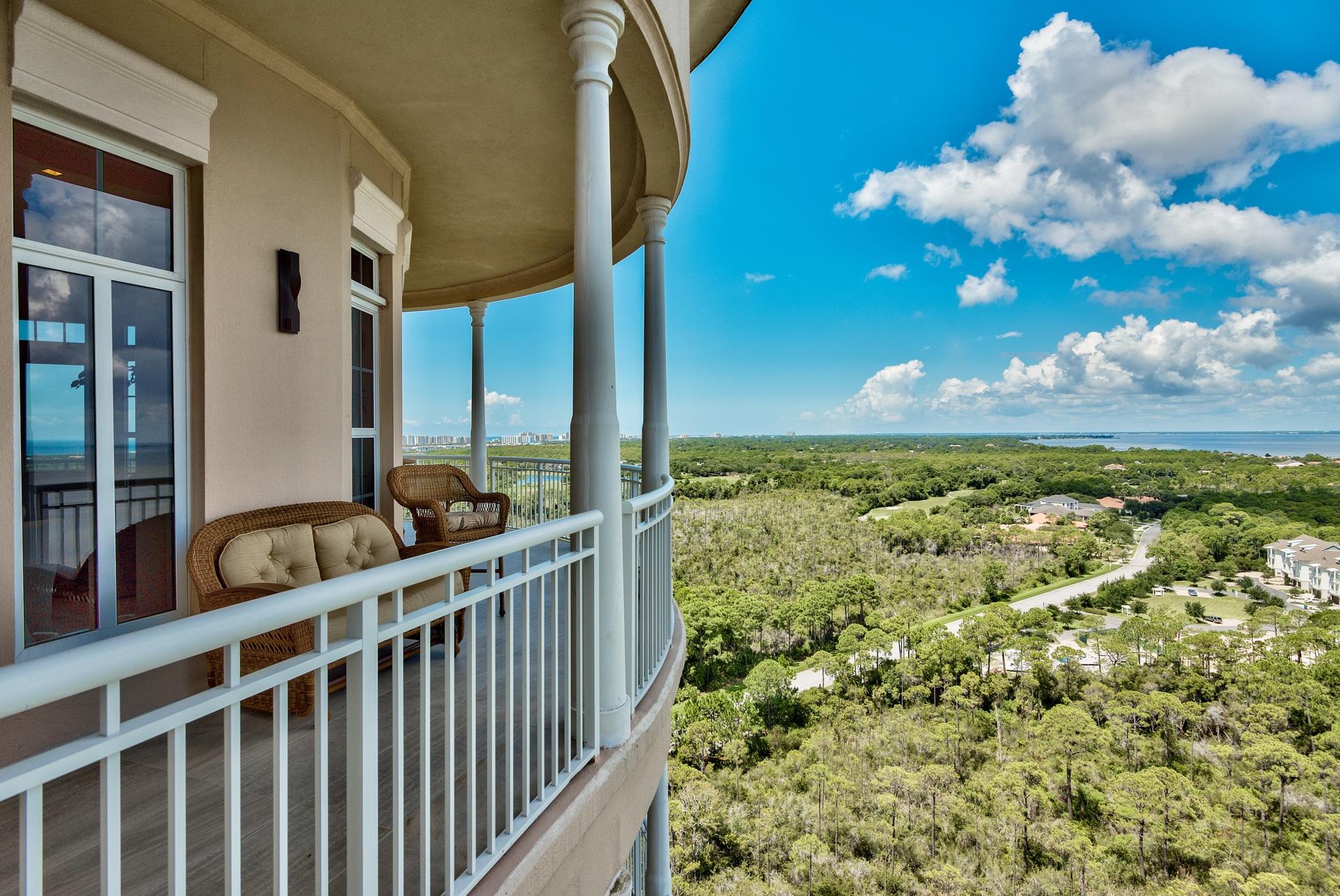 ONE WATER PLACE AT KELLY PLANTATION - Residential