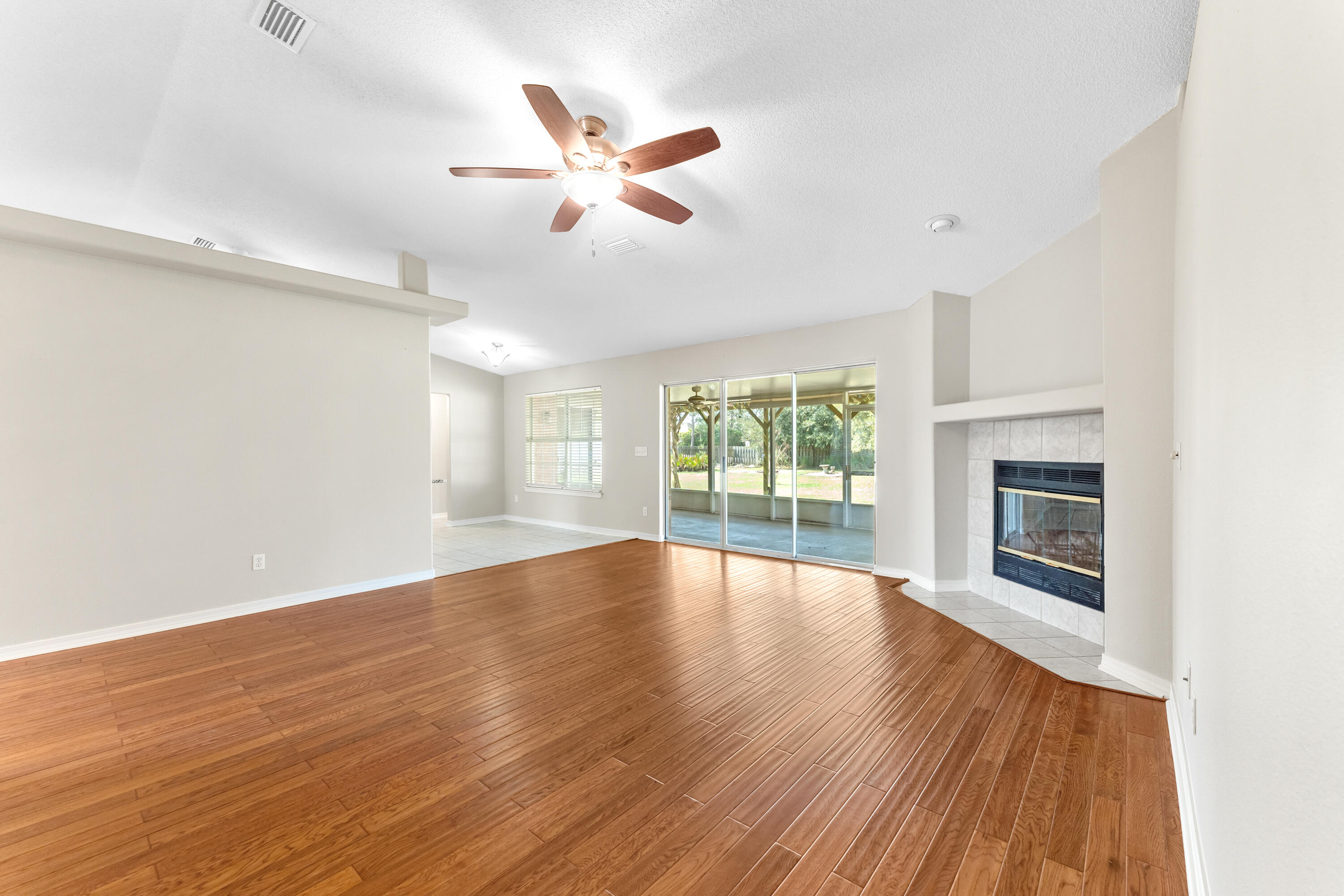 HOLLEY BY THE SEA - Residential