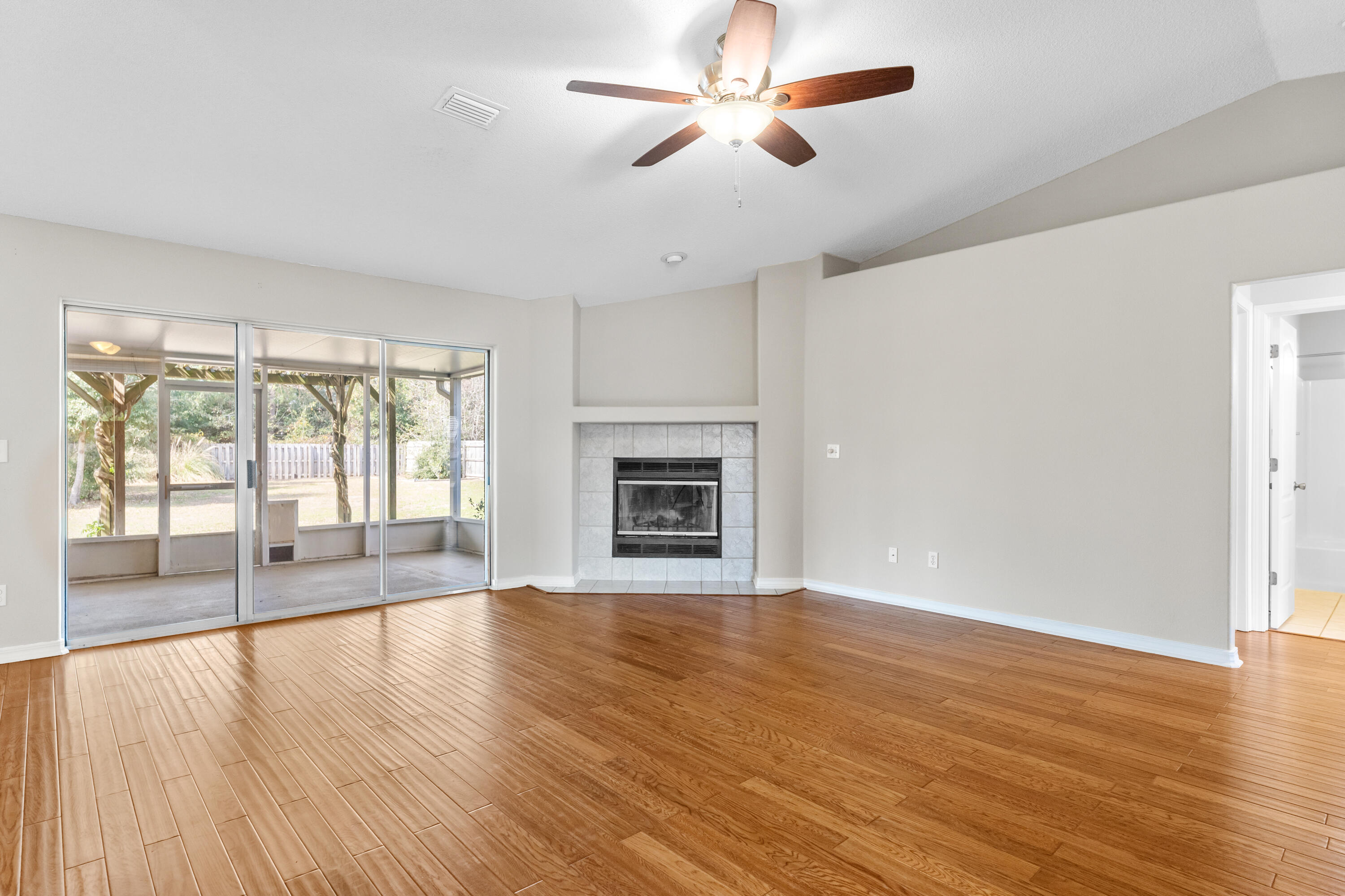 HOLLEY BY THE SEA - Residential