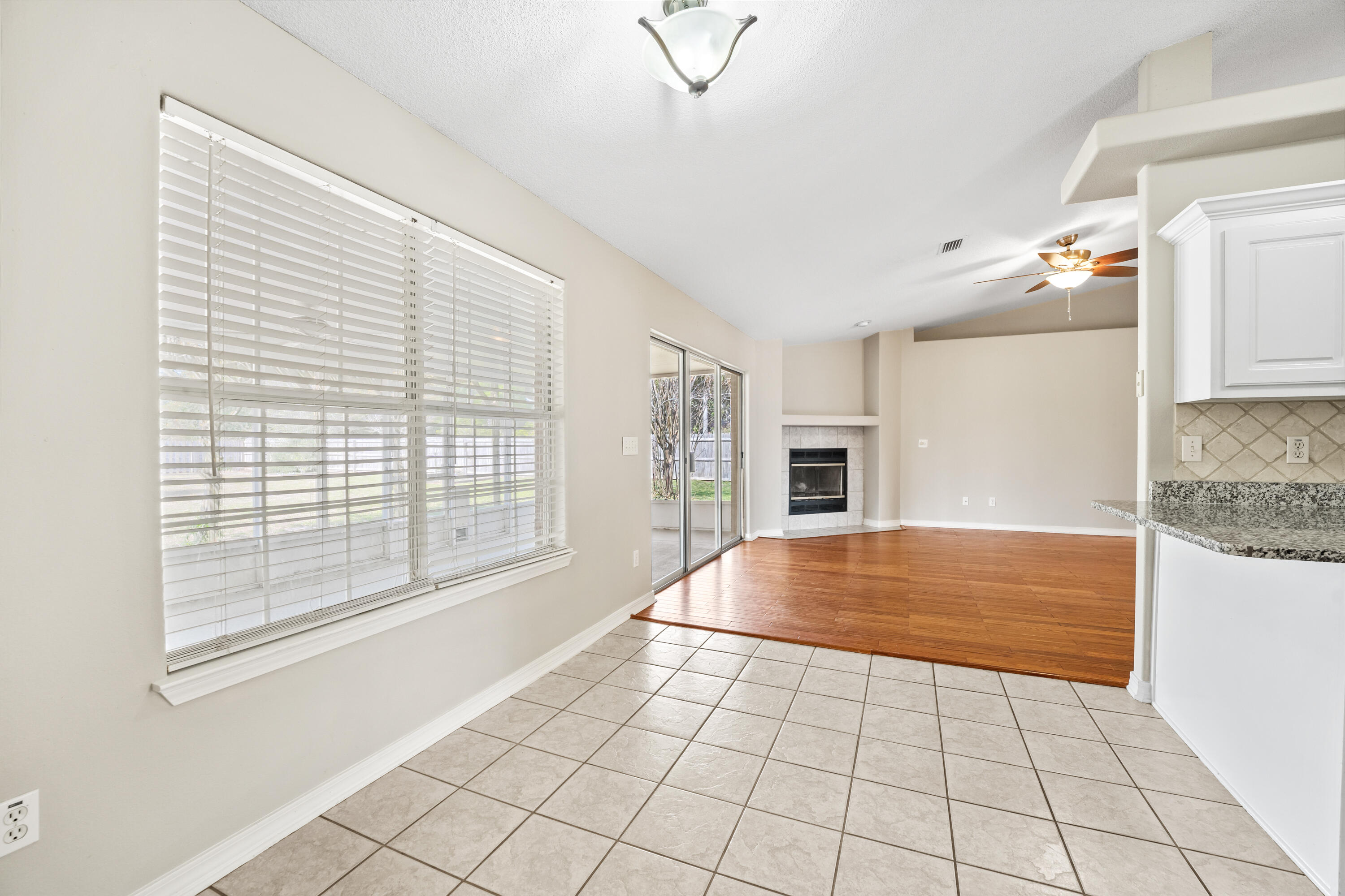 HOLLEY BY THE SEA - Residential