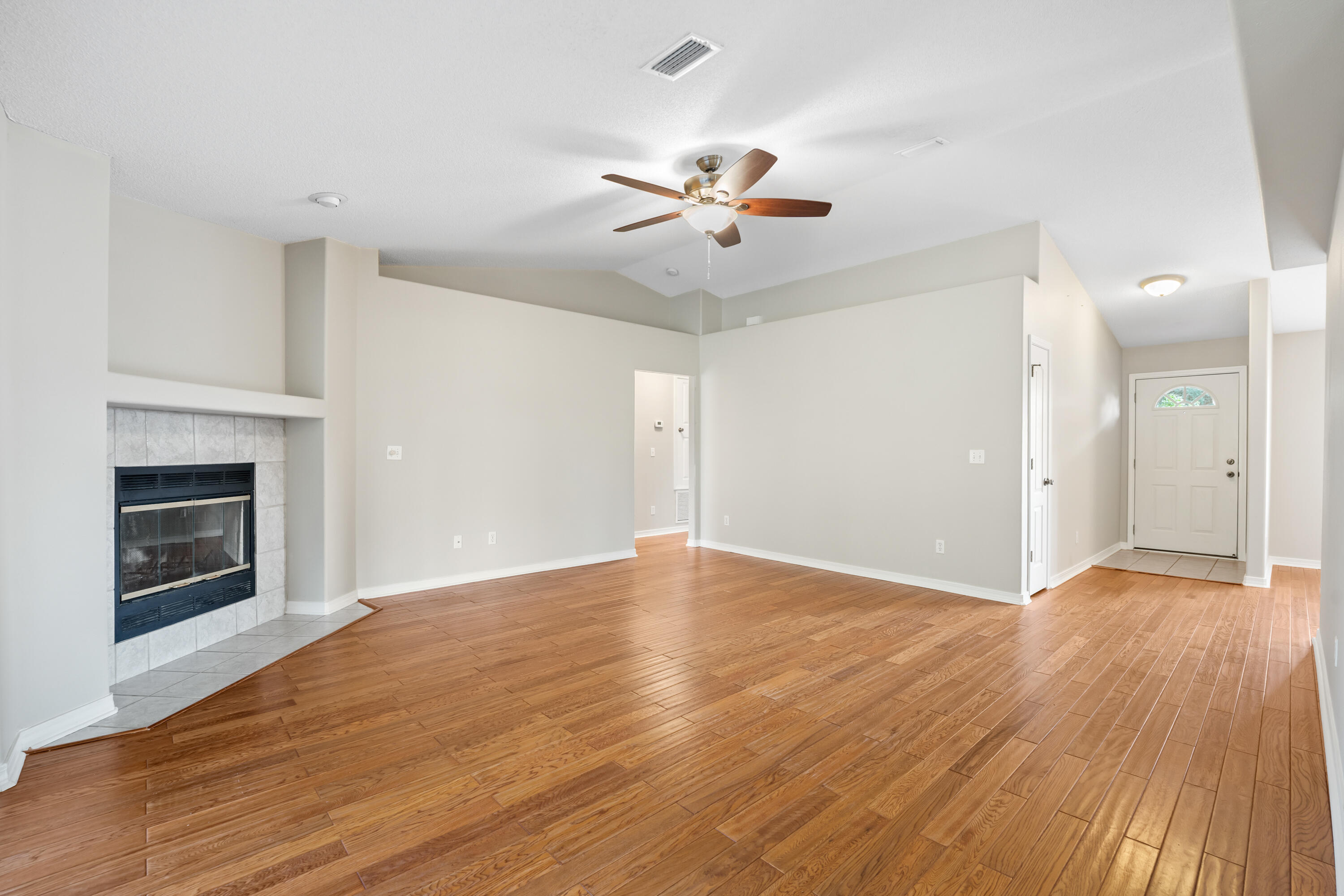 HOLLEY BY THE SEA - Residential