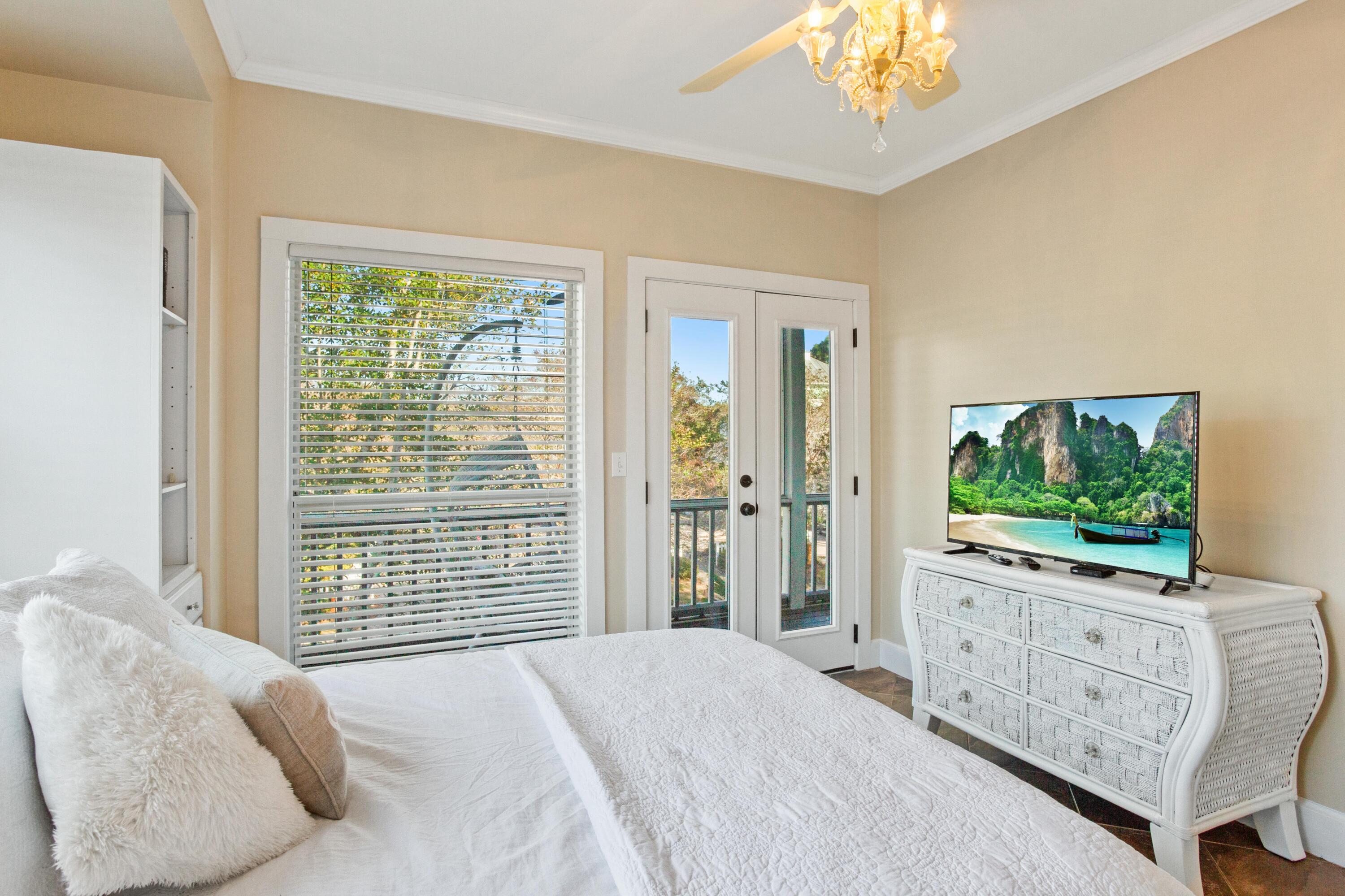 CRYSTAL LAKE PHASE I - Residential