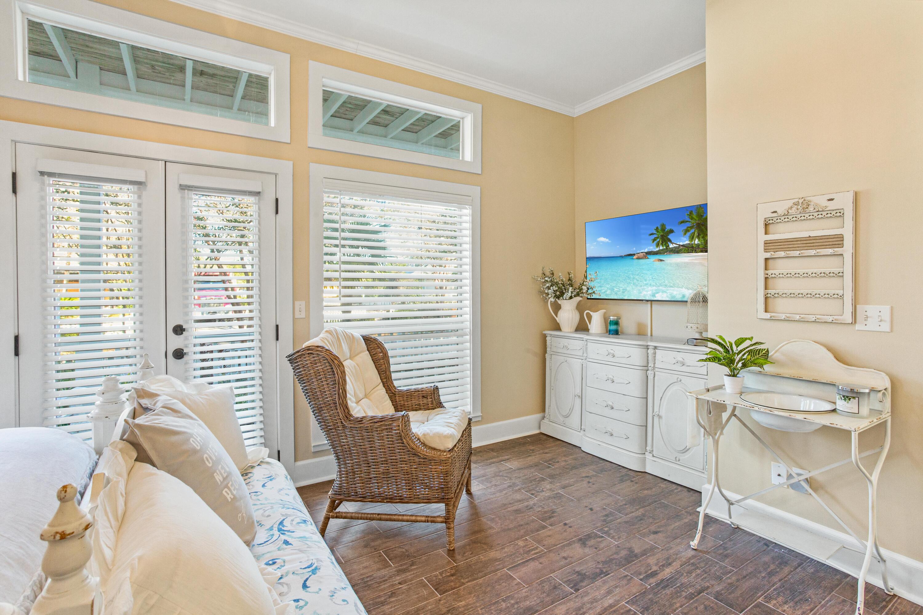 CRYSTAL LAKE PHASE I - Residential