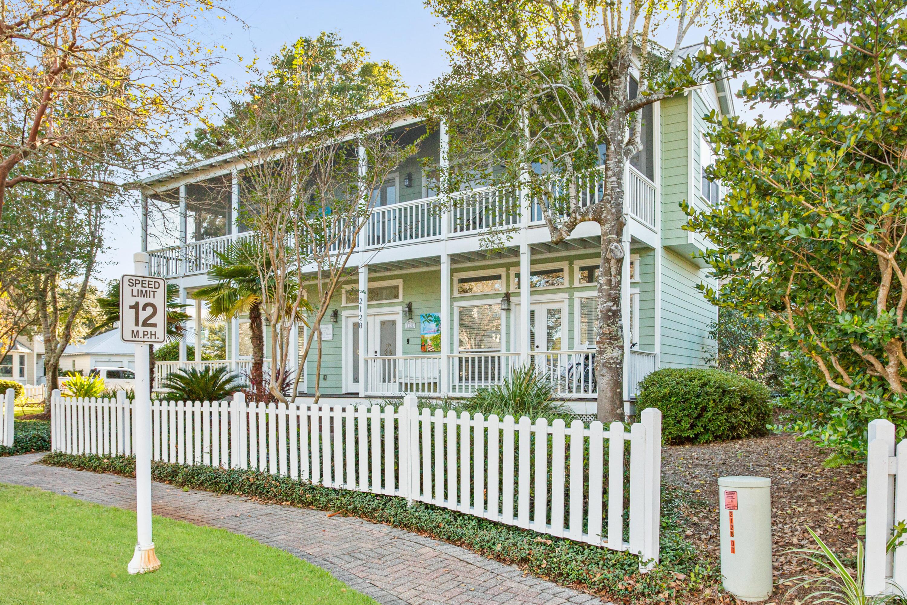 CRYSTAL LAKE PHASE I - Residential