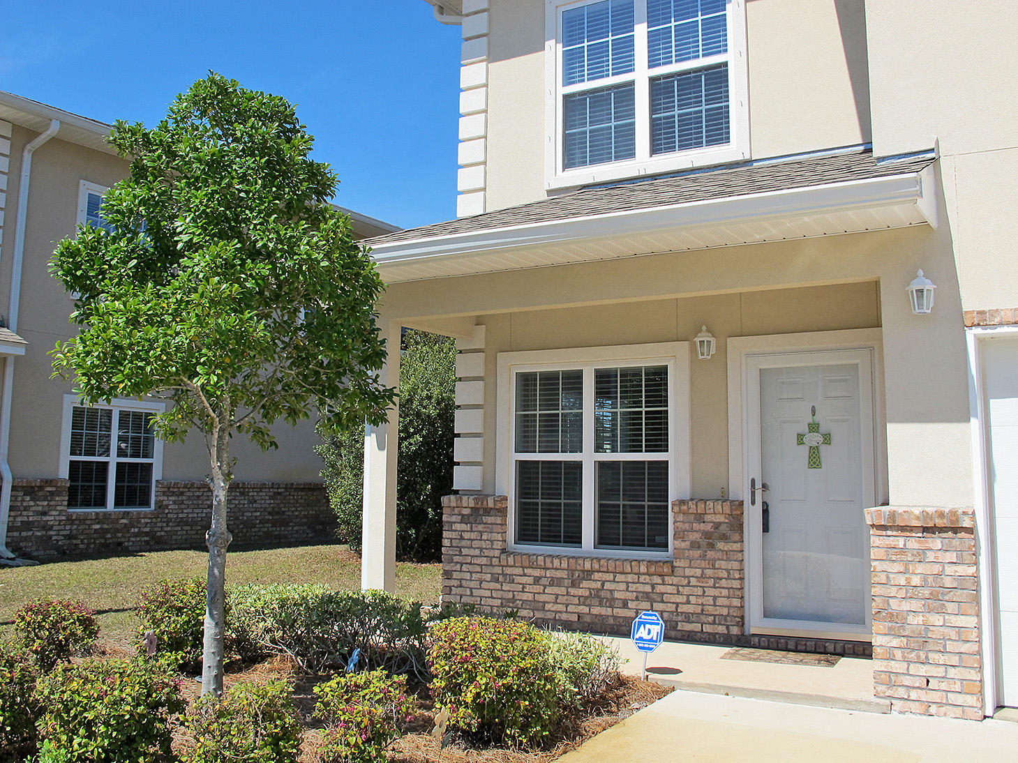 MERIDIAN SQUARE T/H - Residential