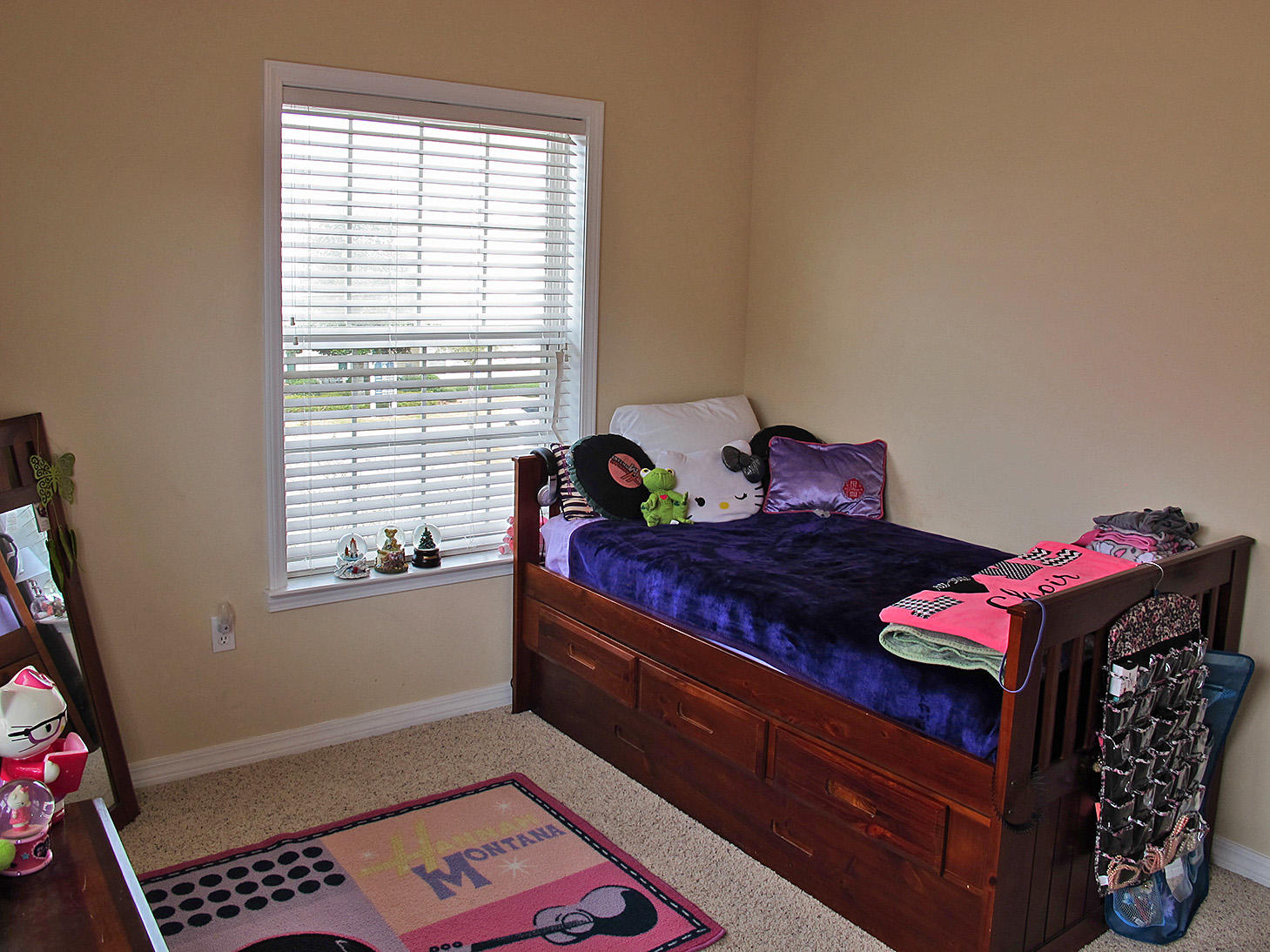 MERIDIAN SQUARE T/H - Residential