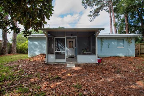 A home in Fort Walton Beach