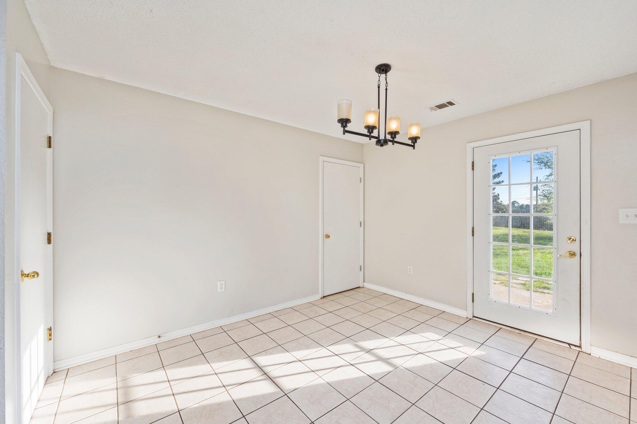 NORTHVIEW 4TH ADD LOT 33 - Residential