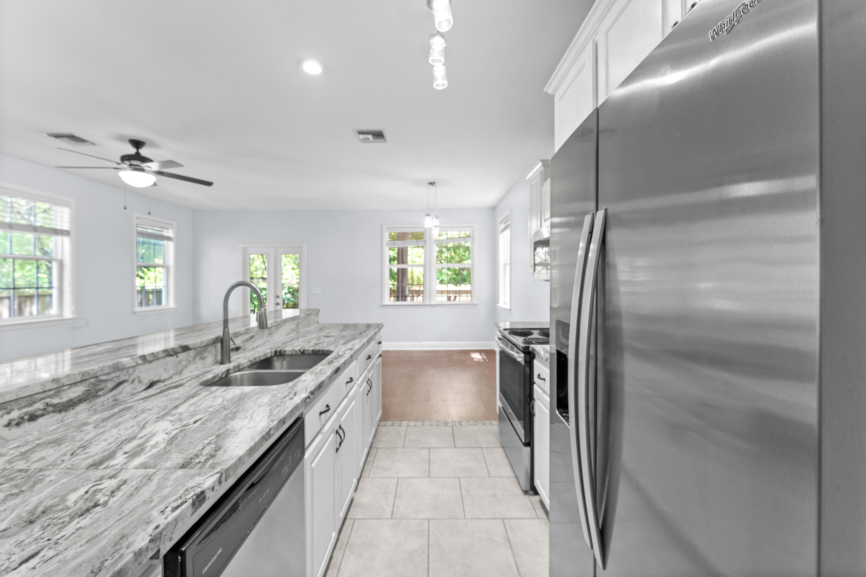 TOWN OF SANTA ROSA - Residential