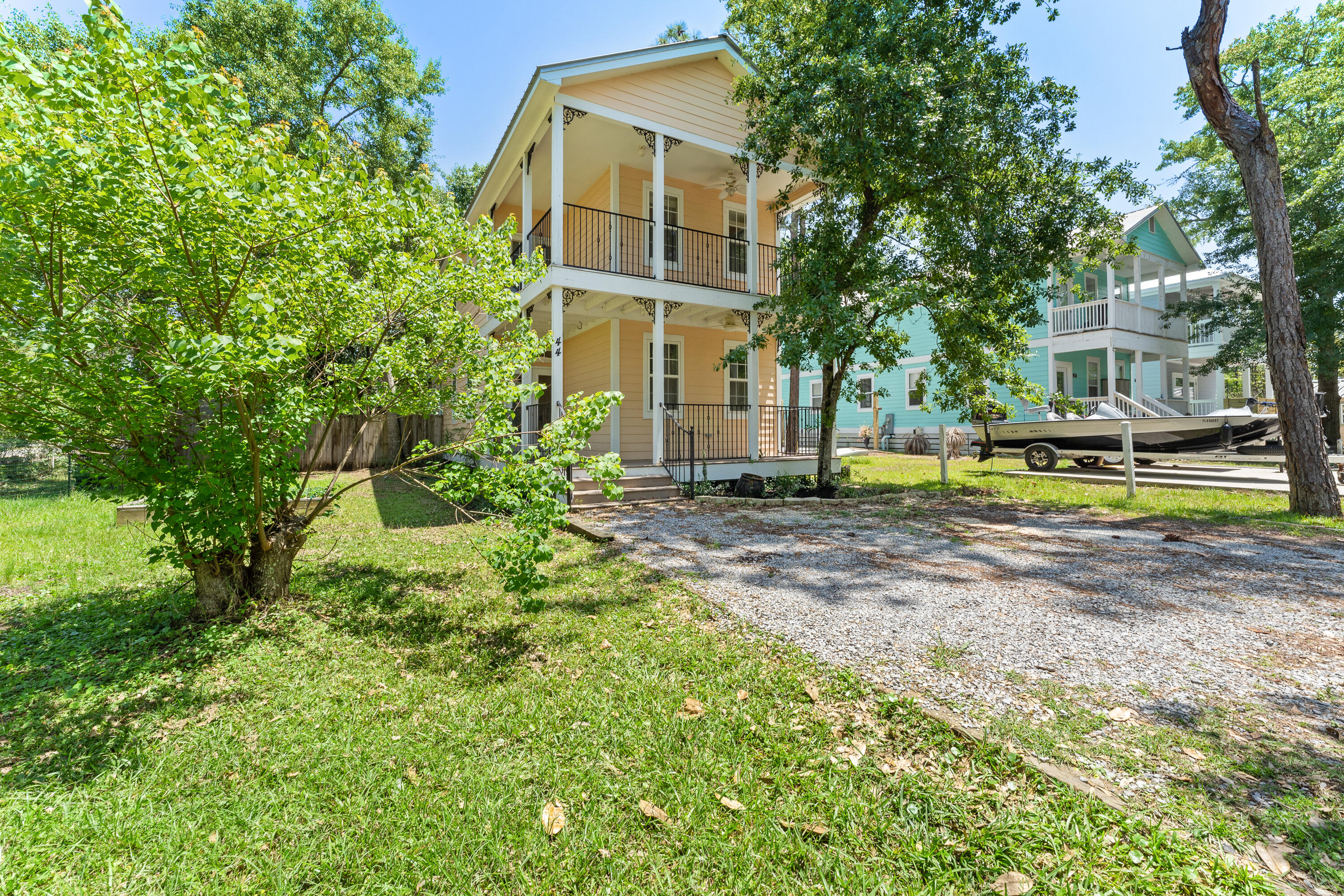 TOWN OF SANTA ROSA - Residential