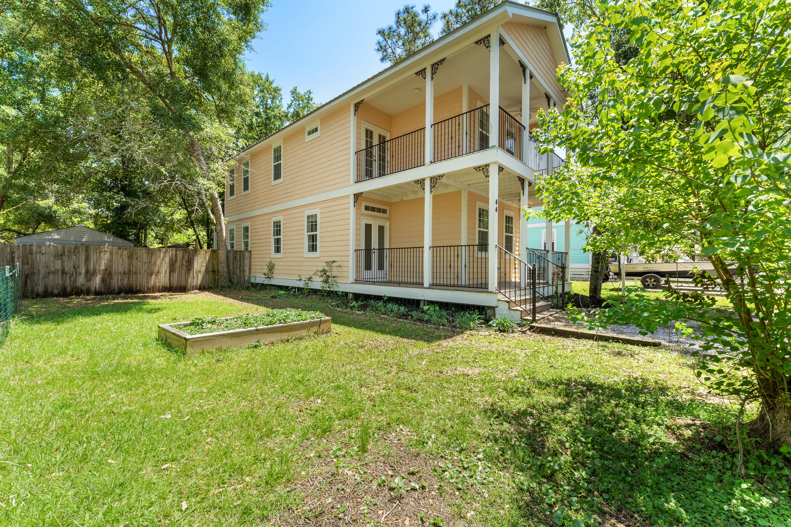 TOWN OF SANTA ROSA - Residential