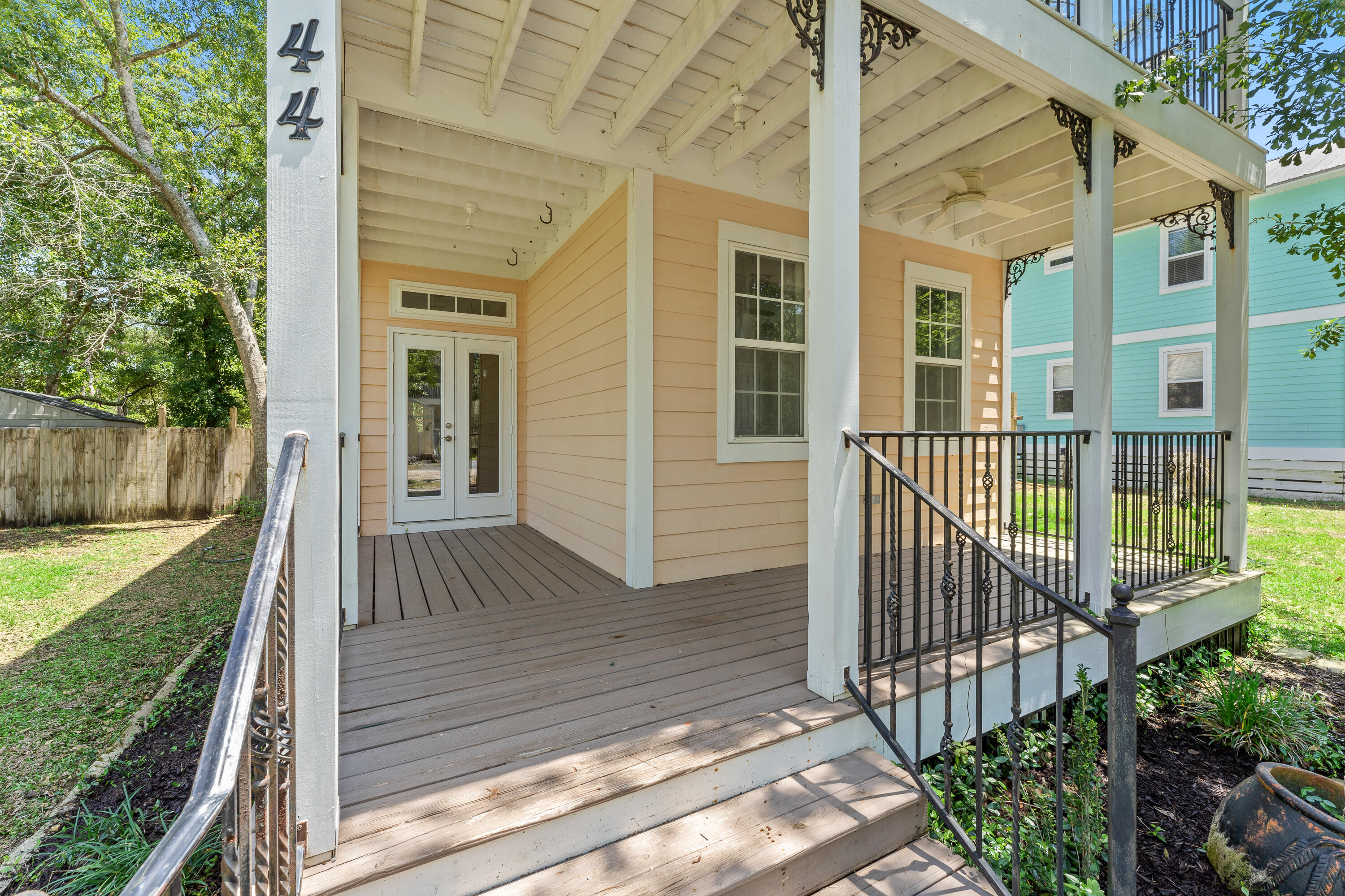 TOWN OF SANTA ROSA - Residential