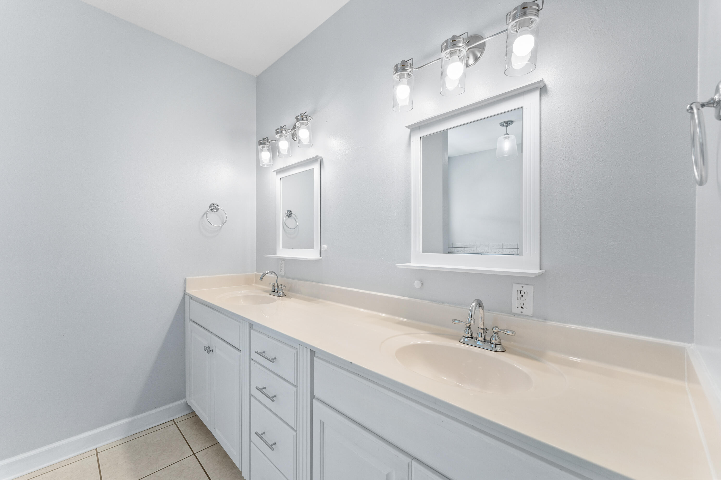 TOWN OF SANTA ROSA - Residential