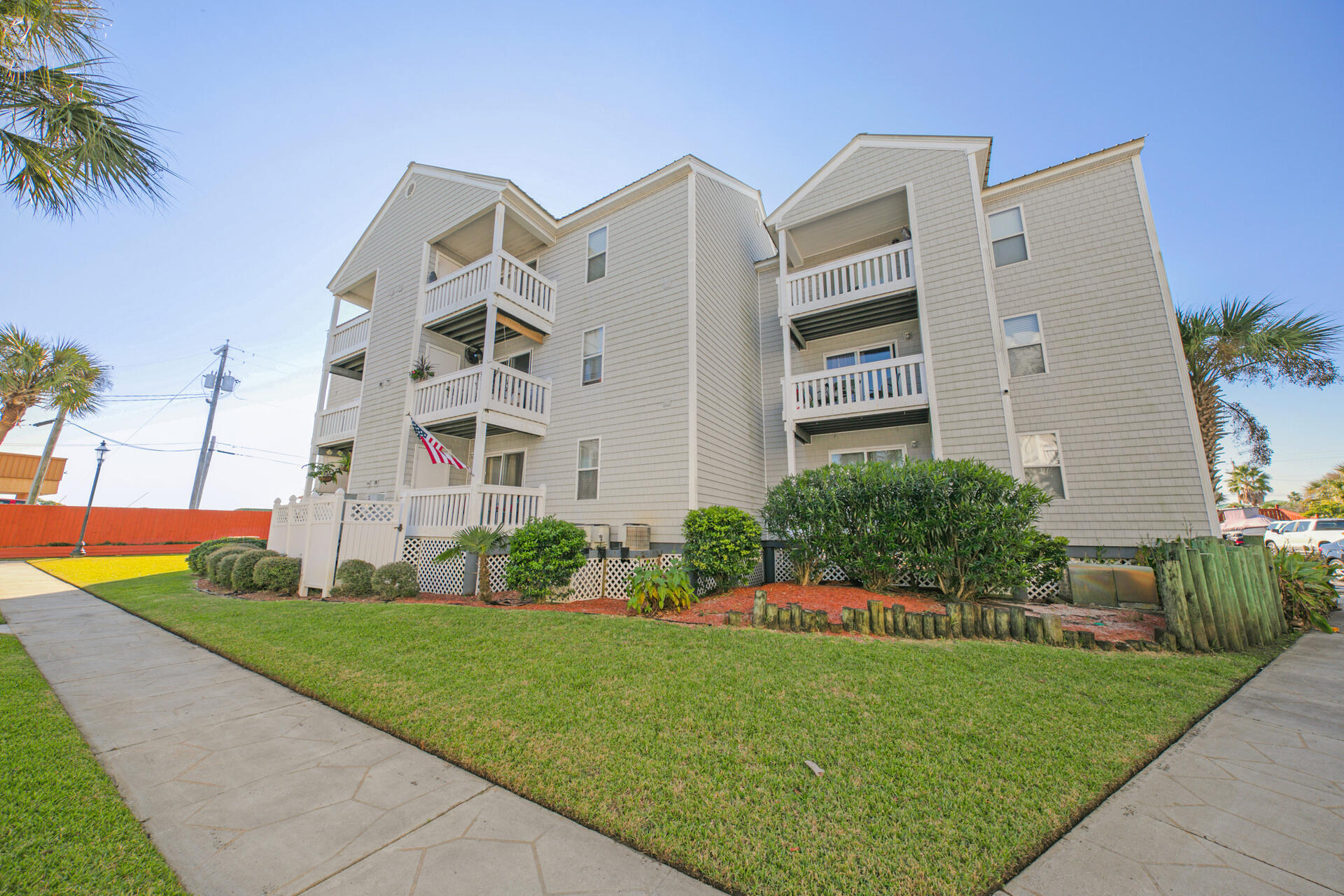 HERMITAGE CONDOMINIUM - Residential