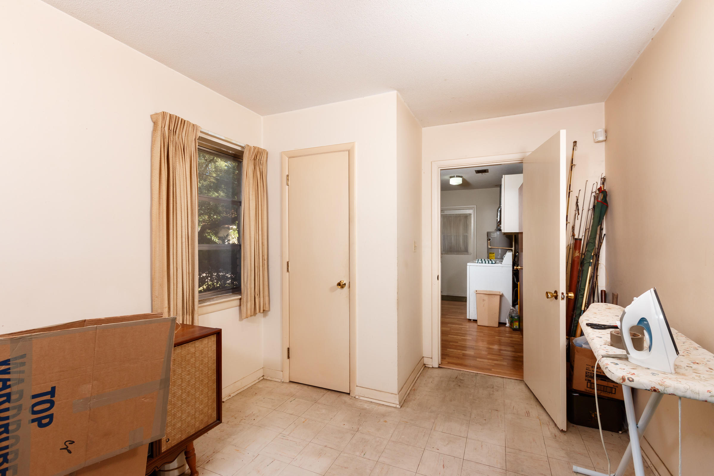 ELLIOTTS POINT - Residential