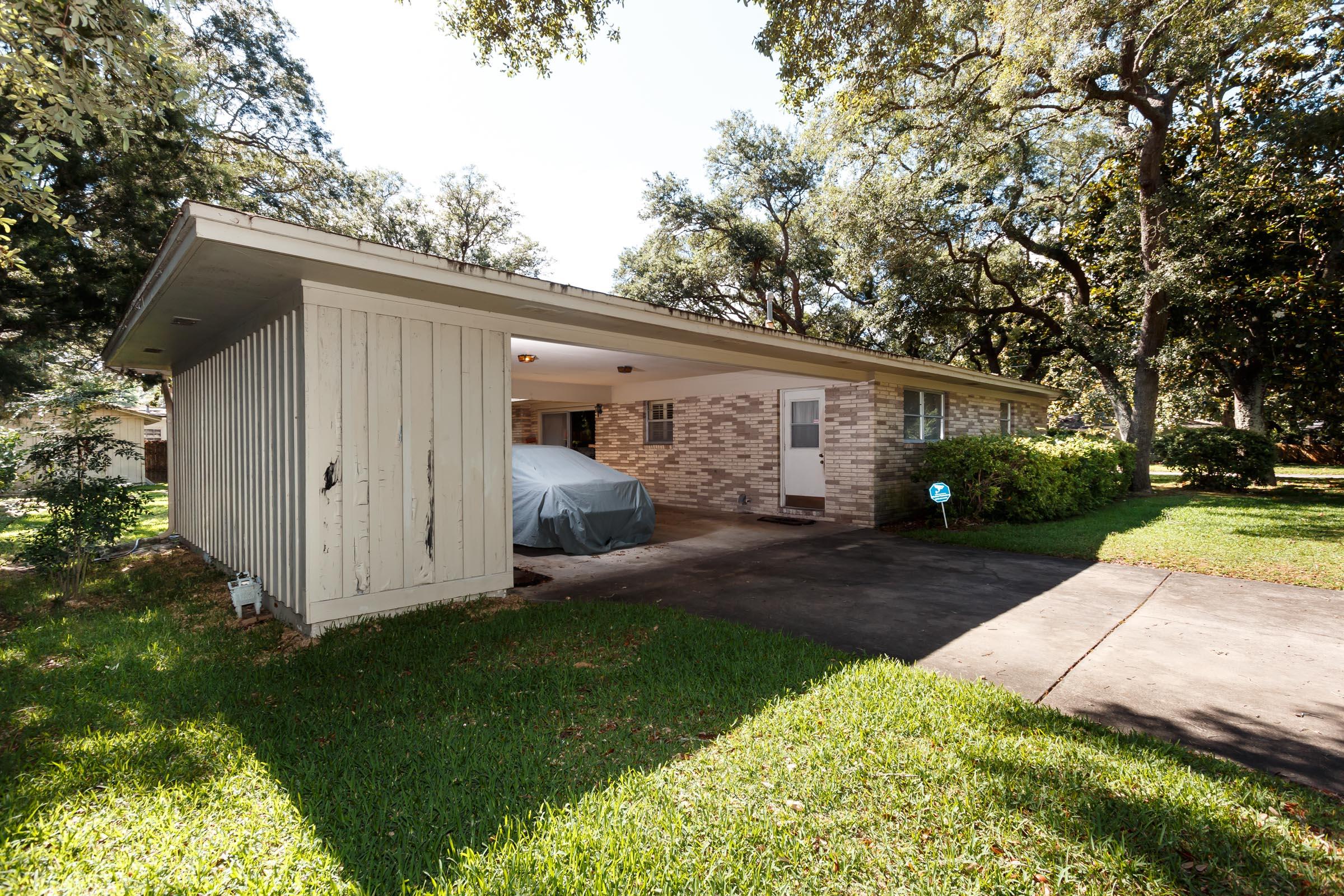 ELLIOTTS POINT - Residential