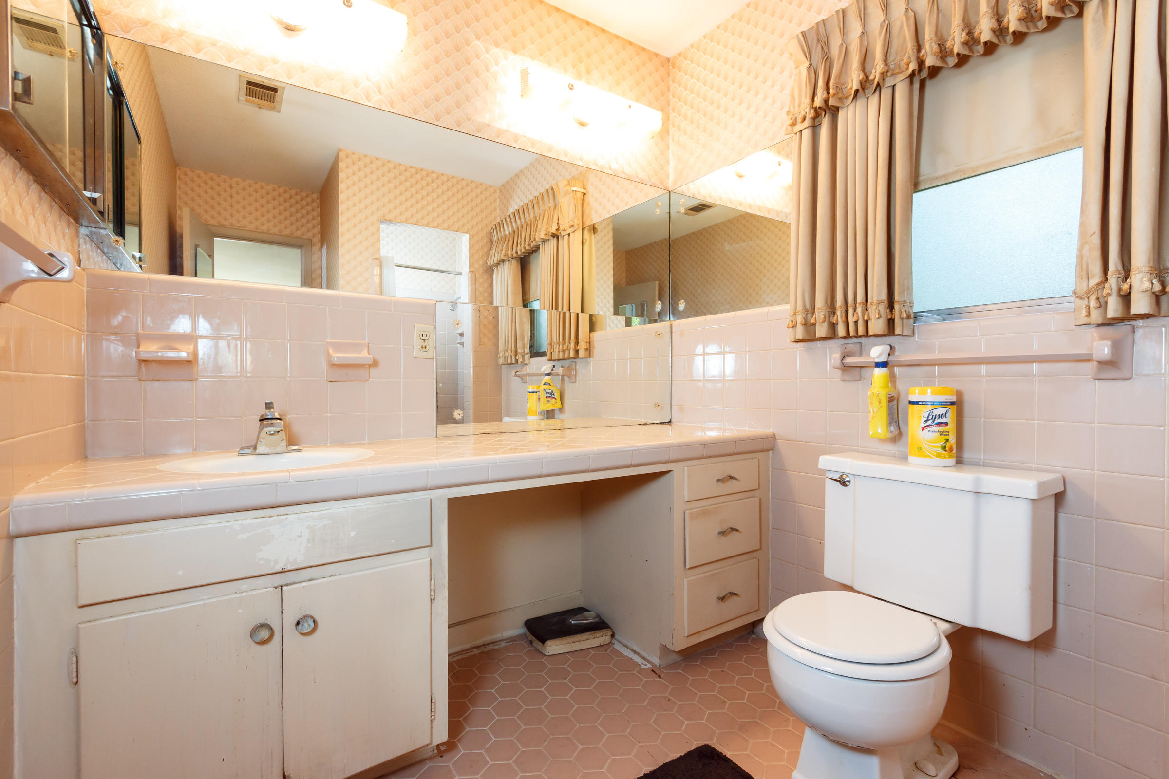 ELLIOTTS POINT - Residential