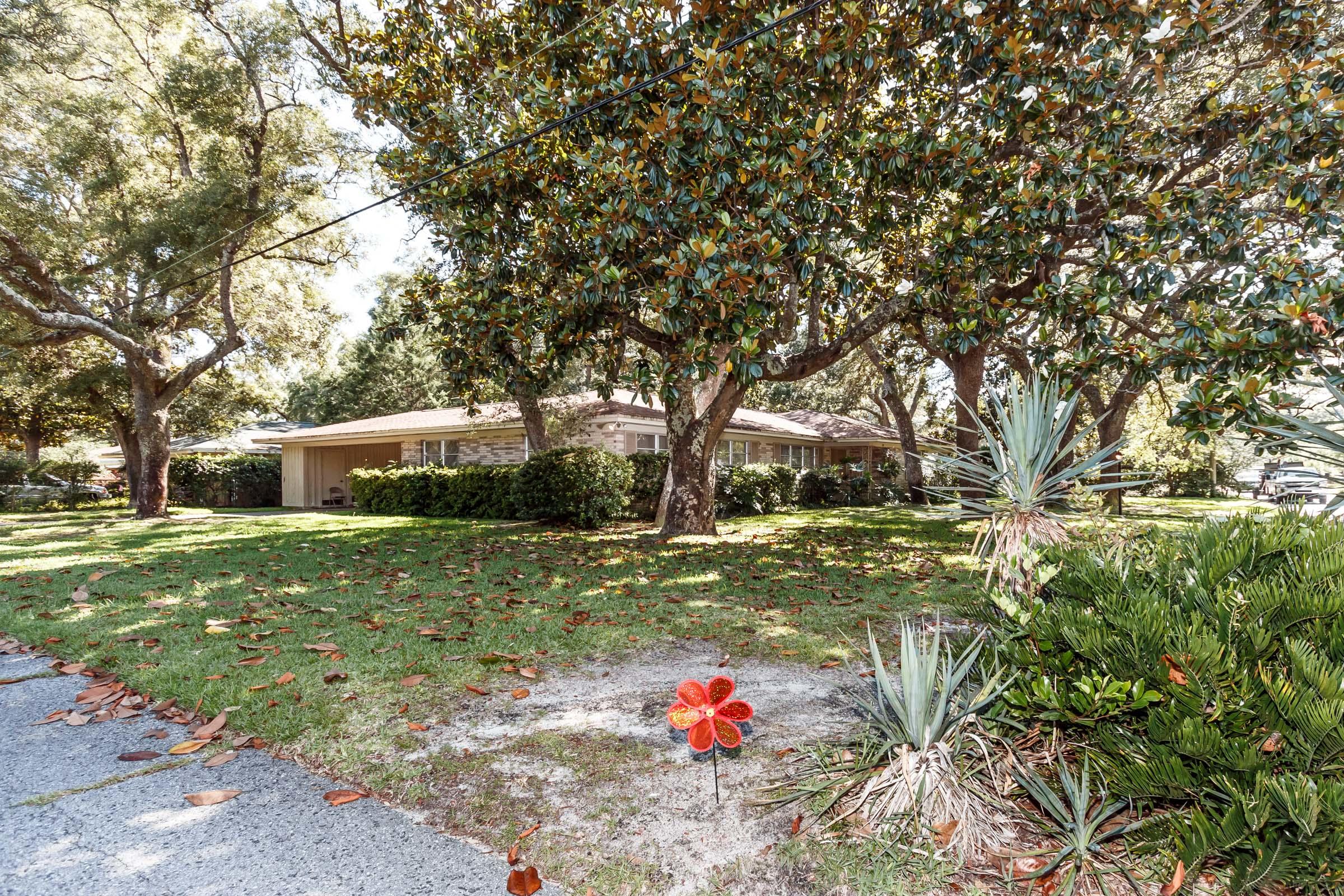 ELLIOTTS POINT - Residential