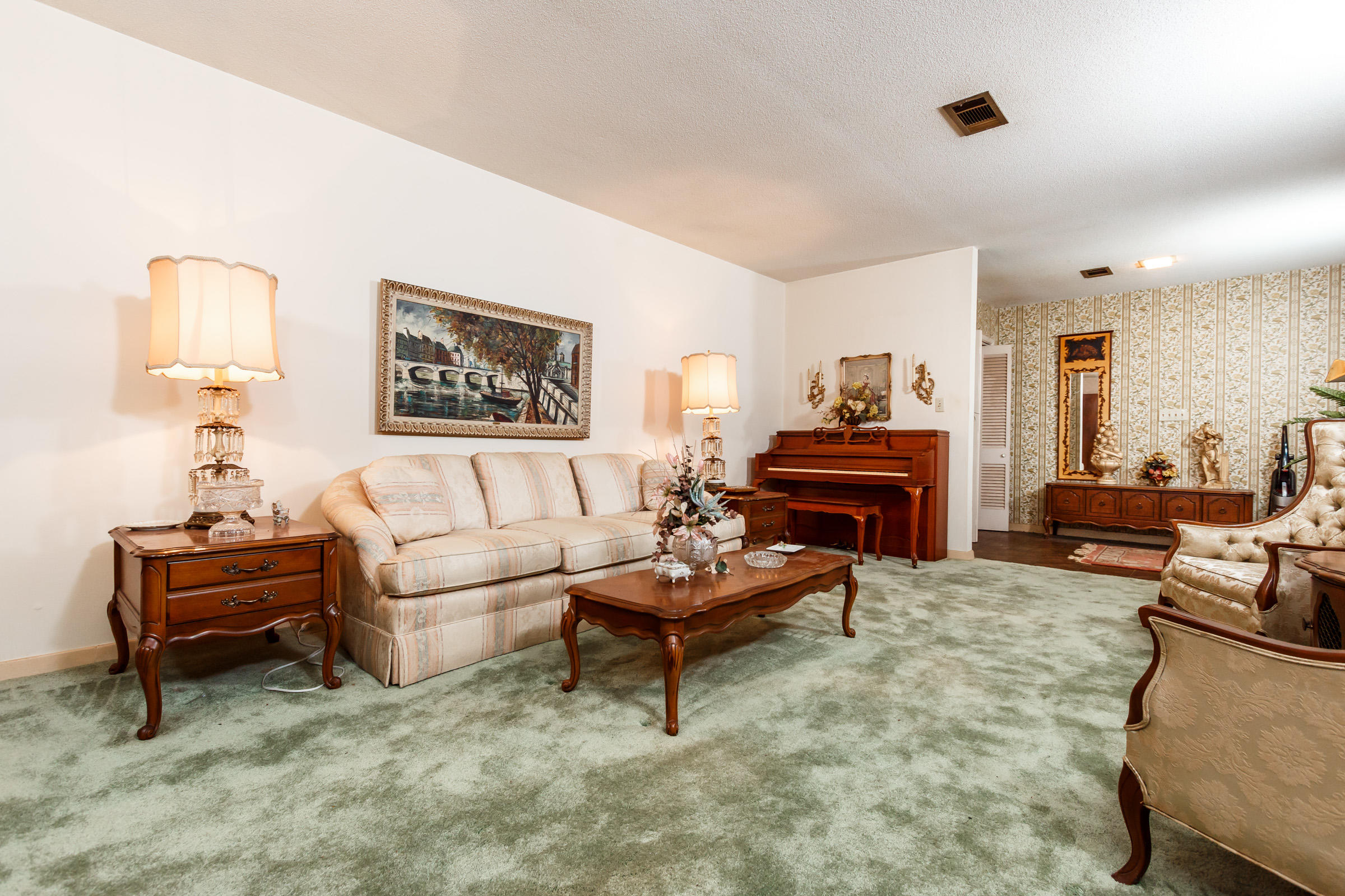 ELLIOTTS POINT - Residential