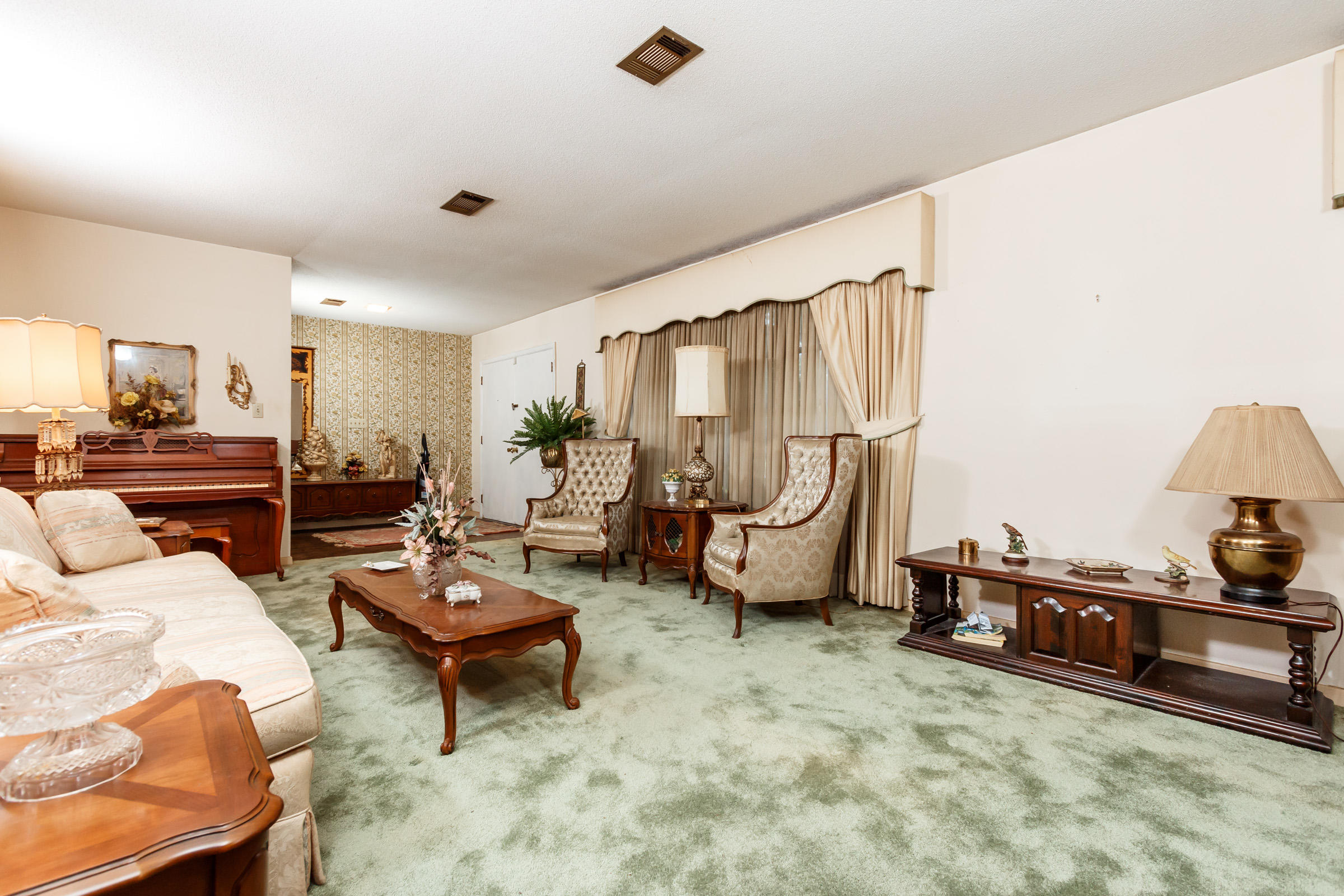 ELLIOTTS POINT - Residential