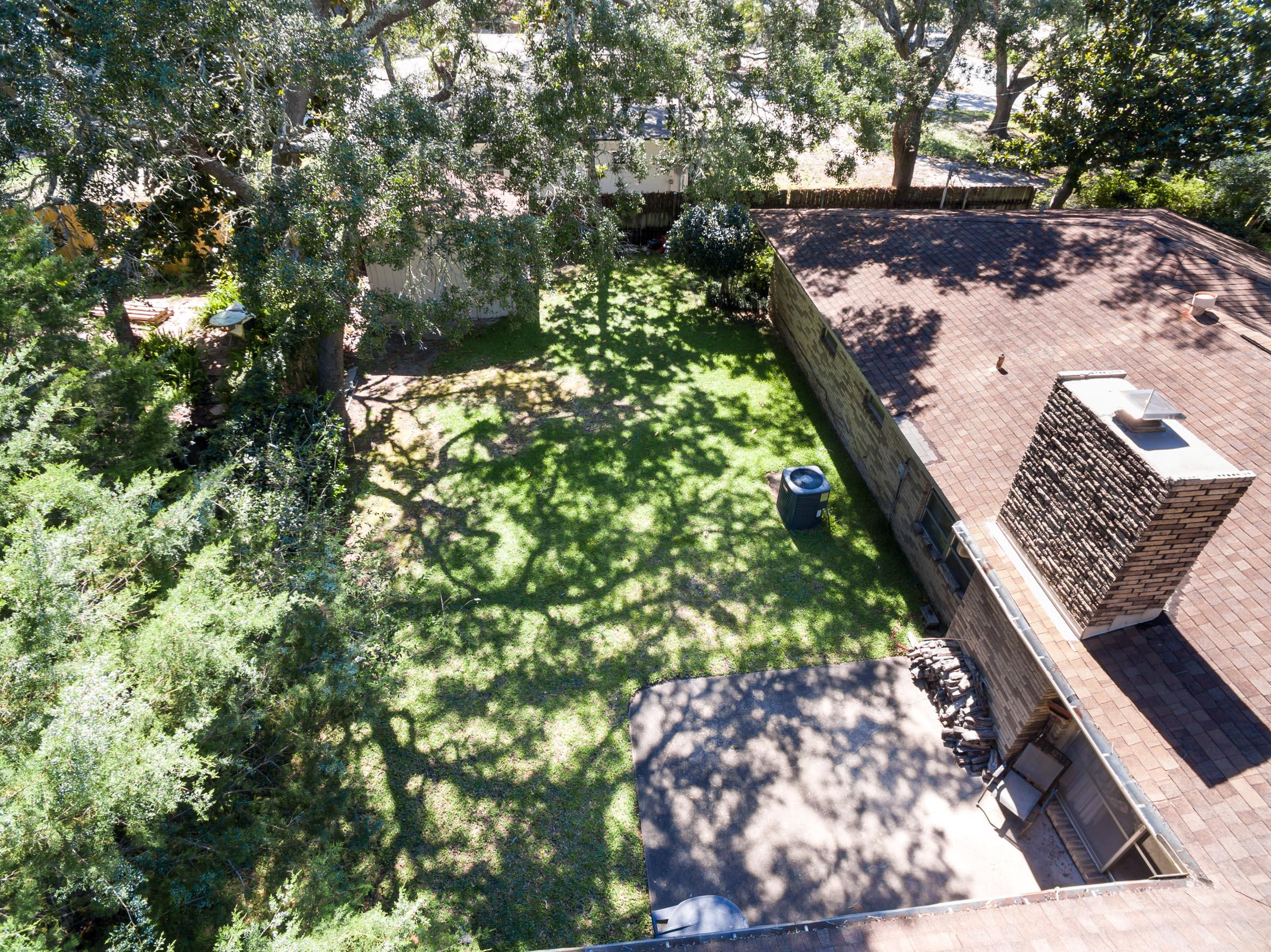 ELLIOTTS POINT - Residential