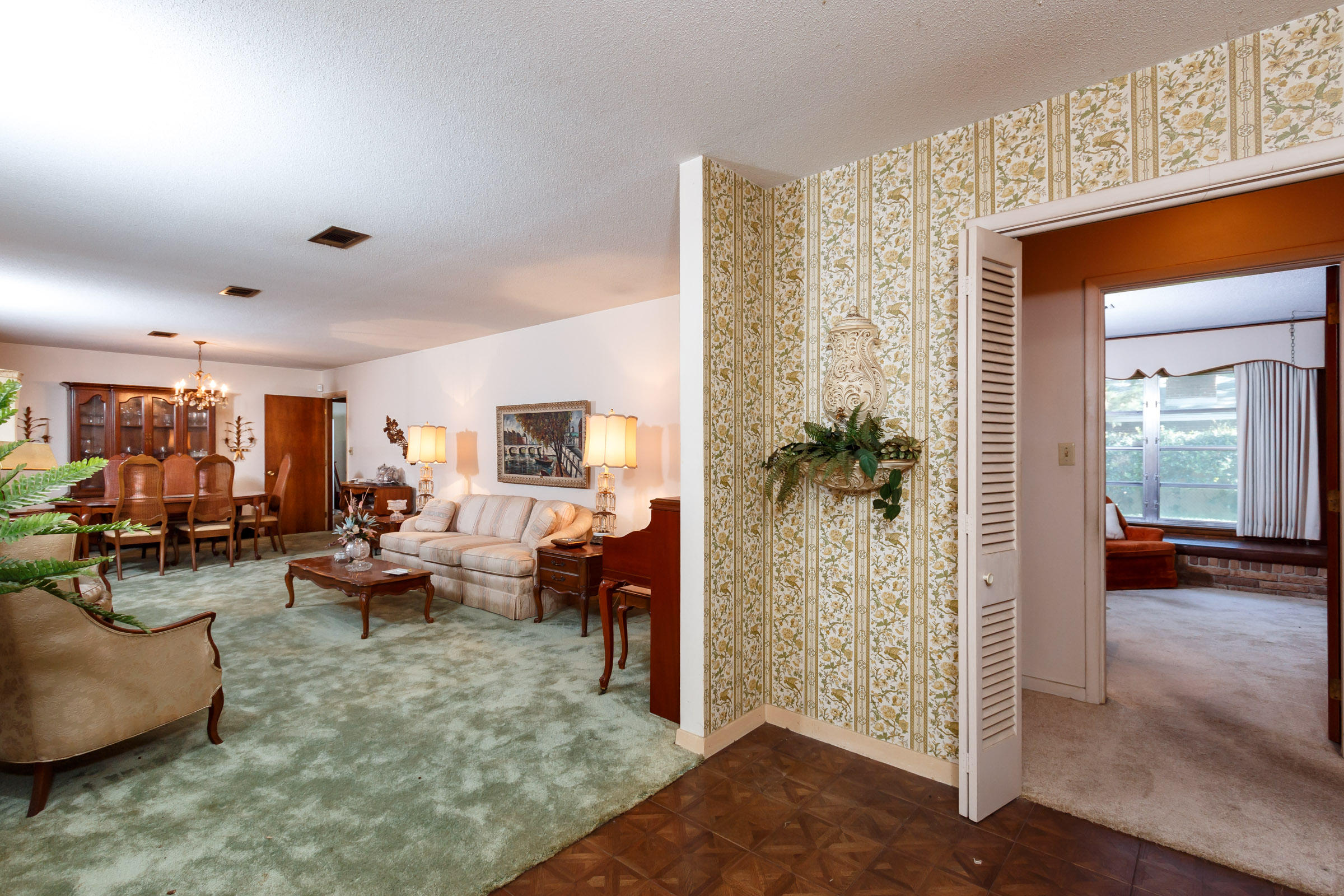 ELLIOTTS POINT - Residential