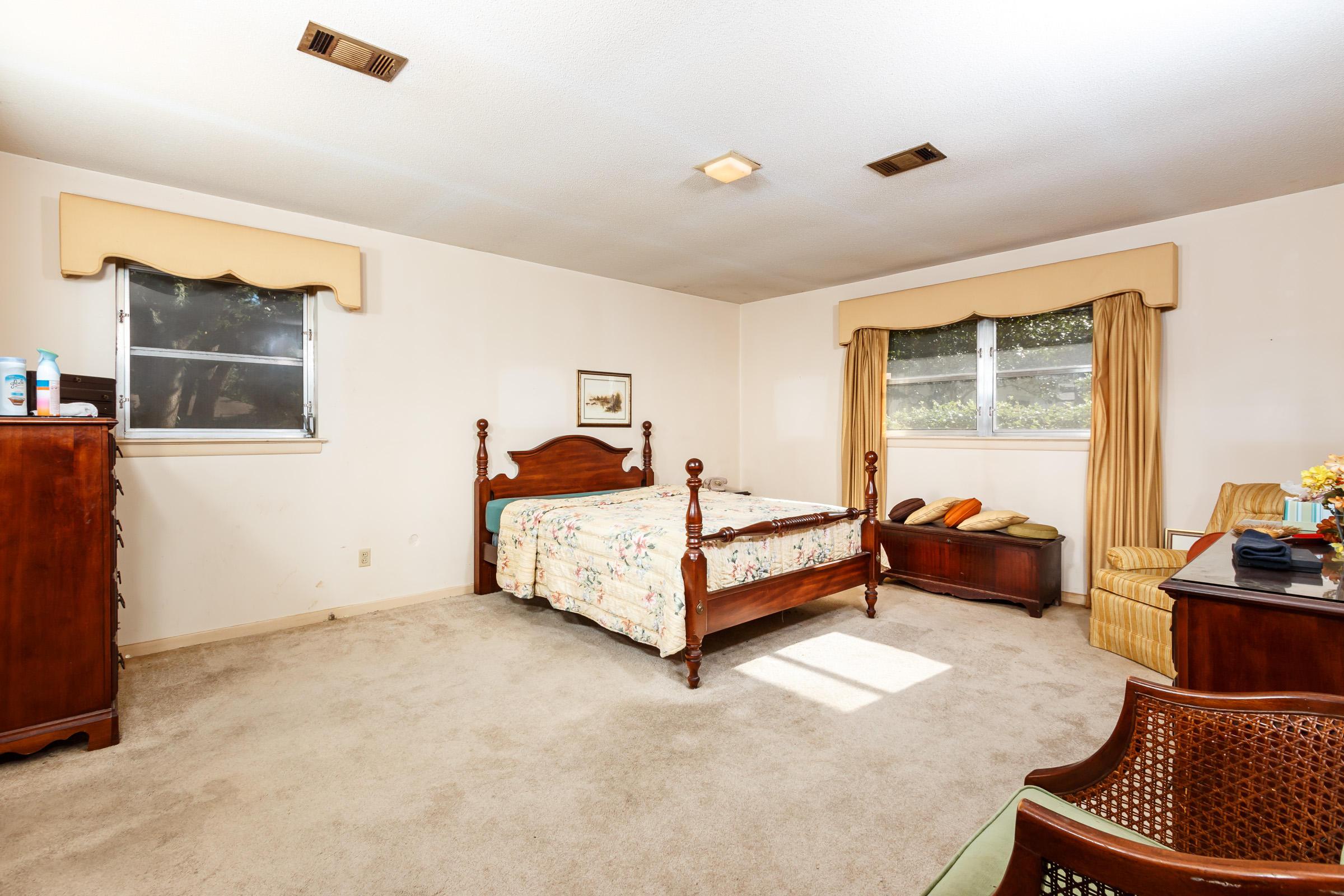 ELLIOTTS POINT - Residential