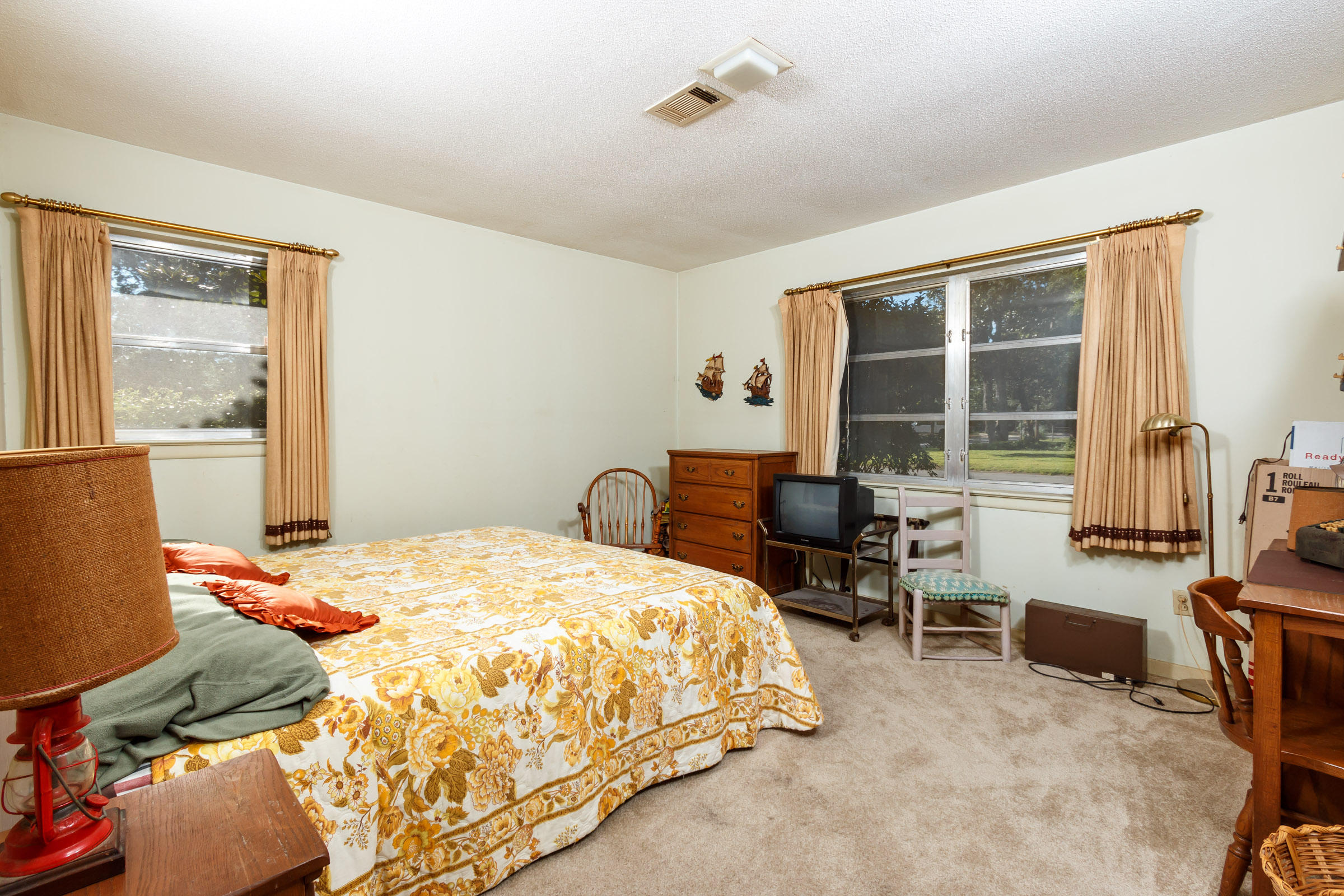 ELLIOTTS POINT - Residential