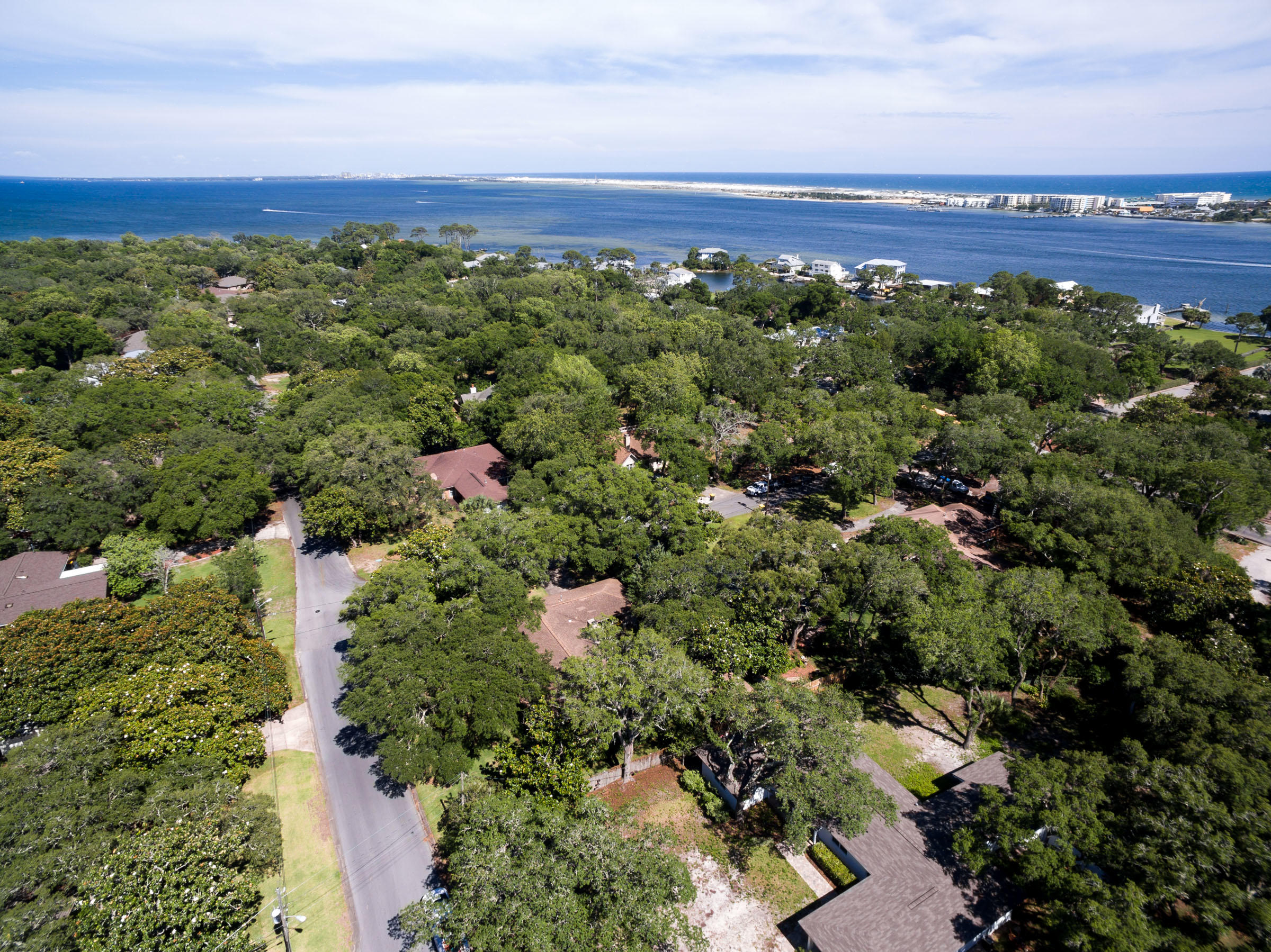 ELLIOTTS POINT - Residential