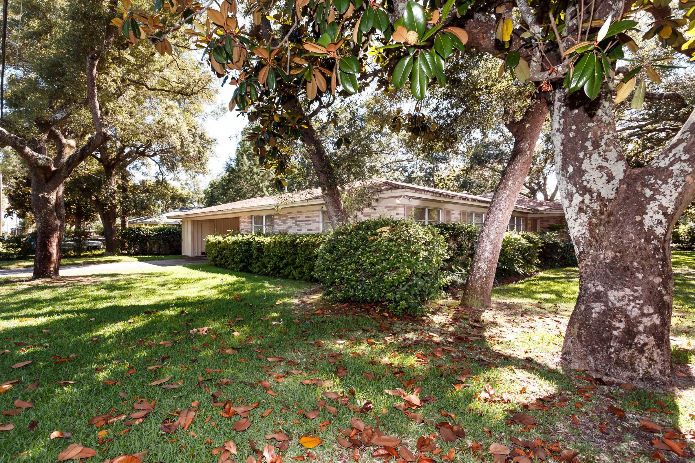 ELLIOTTS POINT - Residential