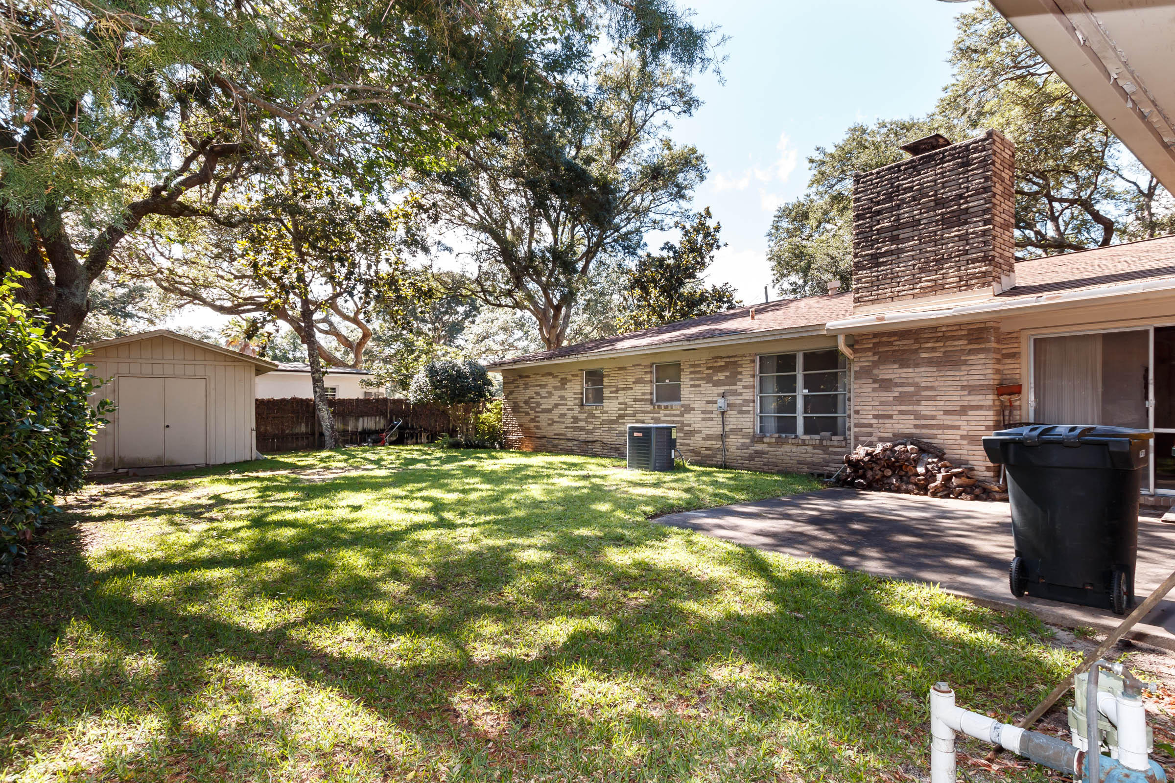 ELLIOTTS POINT - Residential