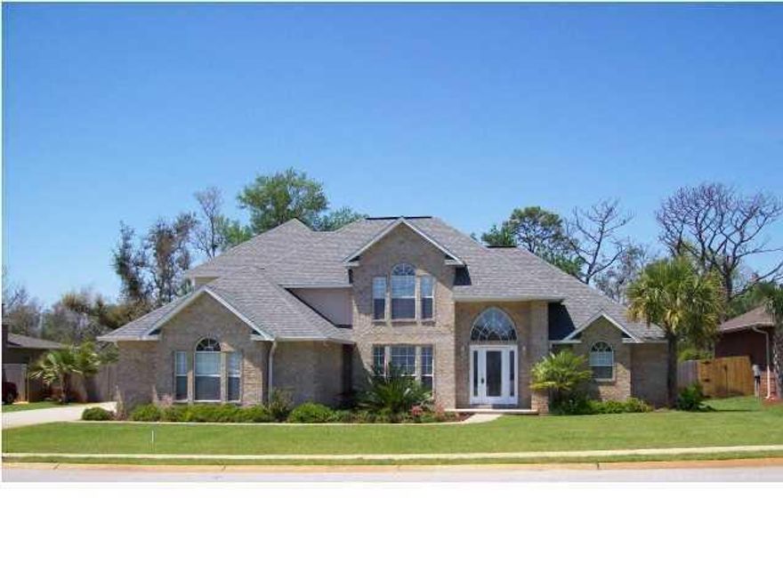 Vacant. Good condition. Getting new carpet through out.