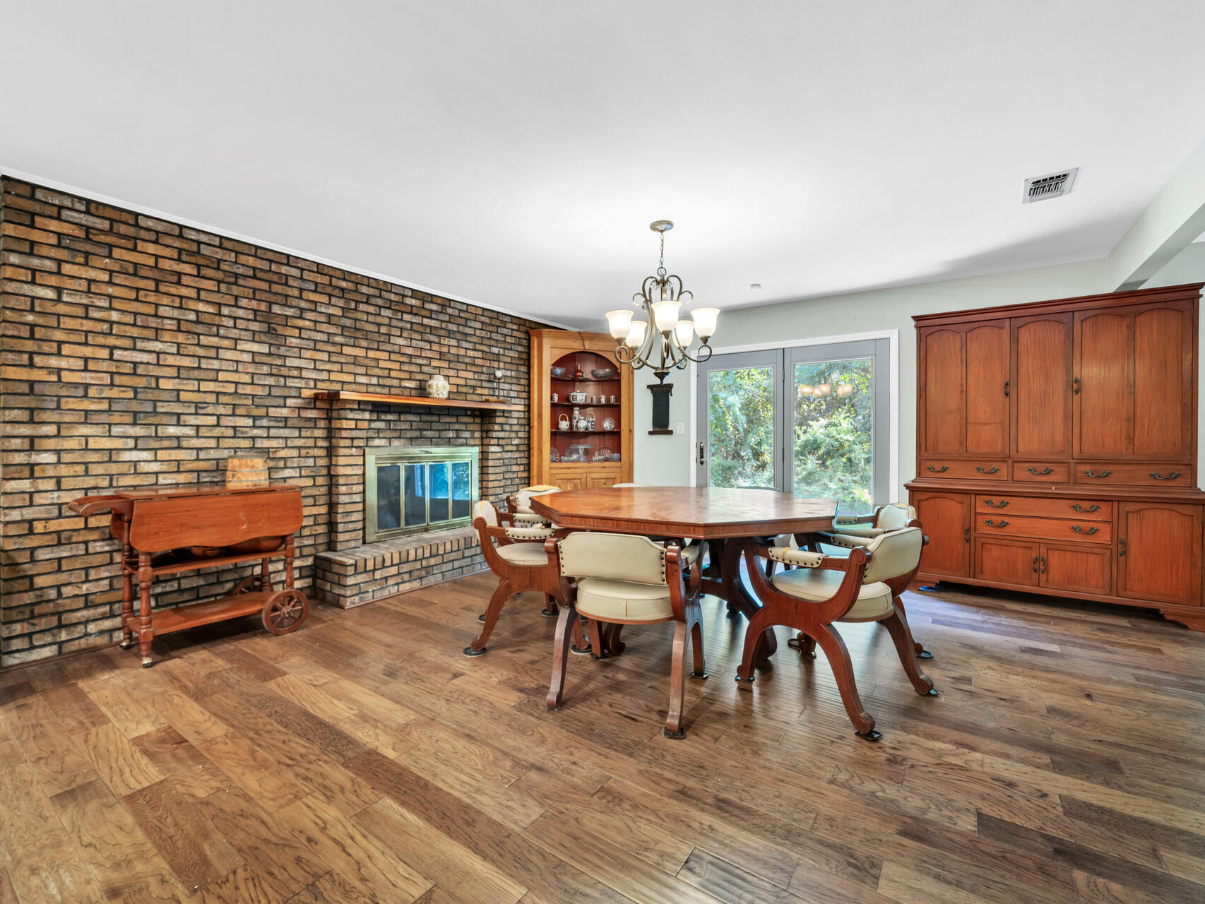 KELL-AIRE GARDENS - Residential