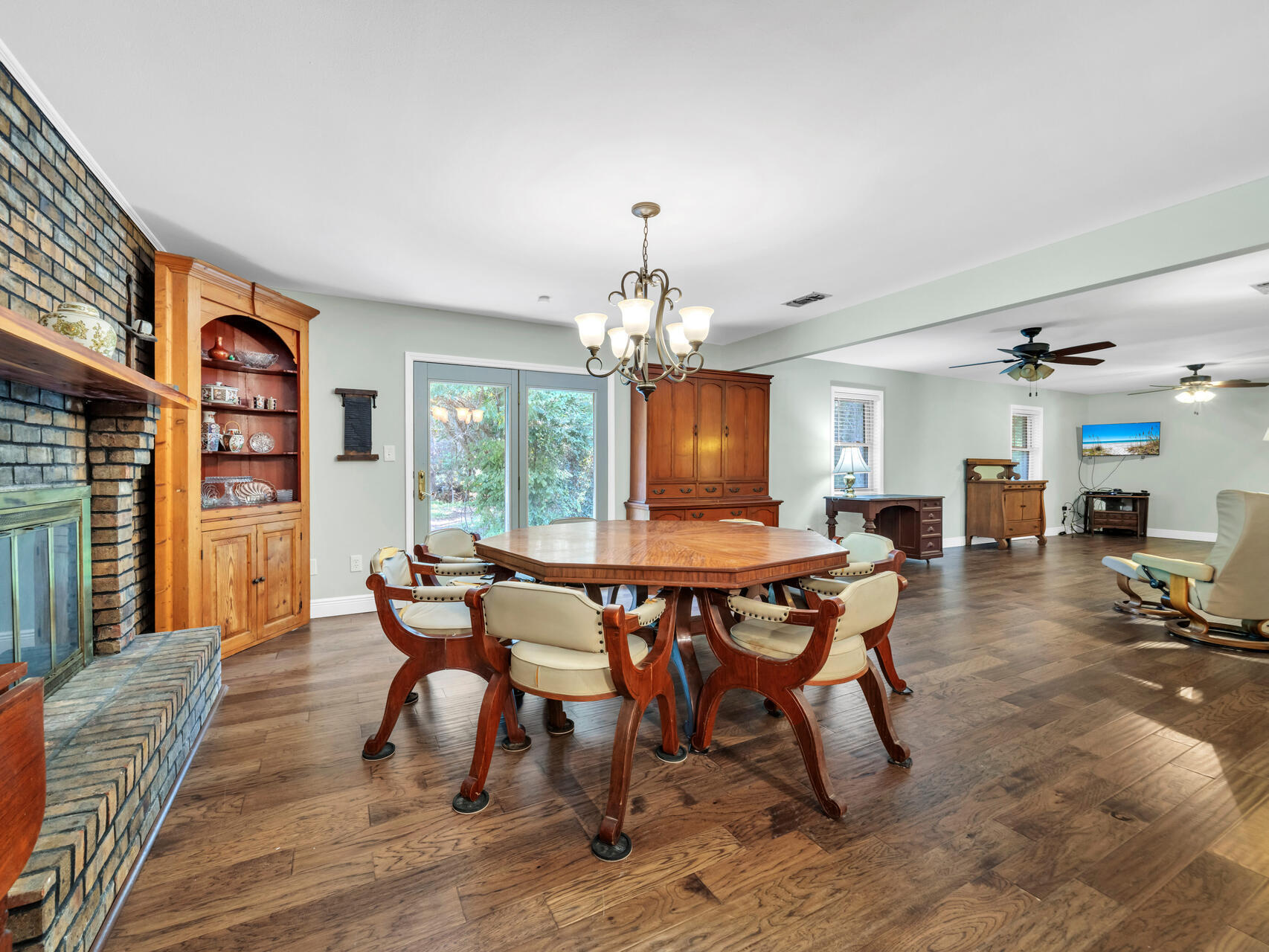 KELL-AIRE GARDENS - Residential