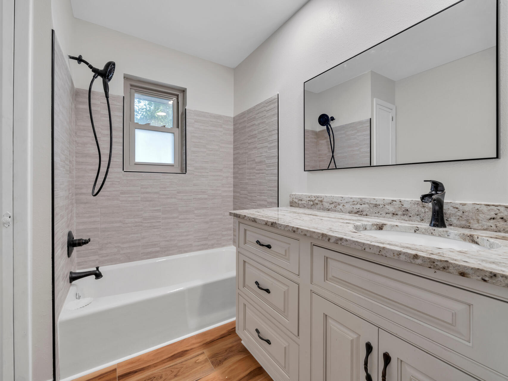 KELL-AIRE GARDENS - Residential