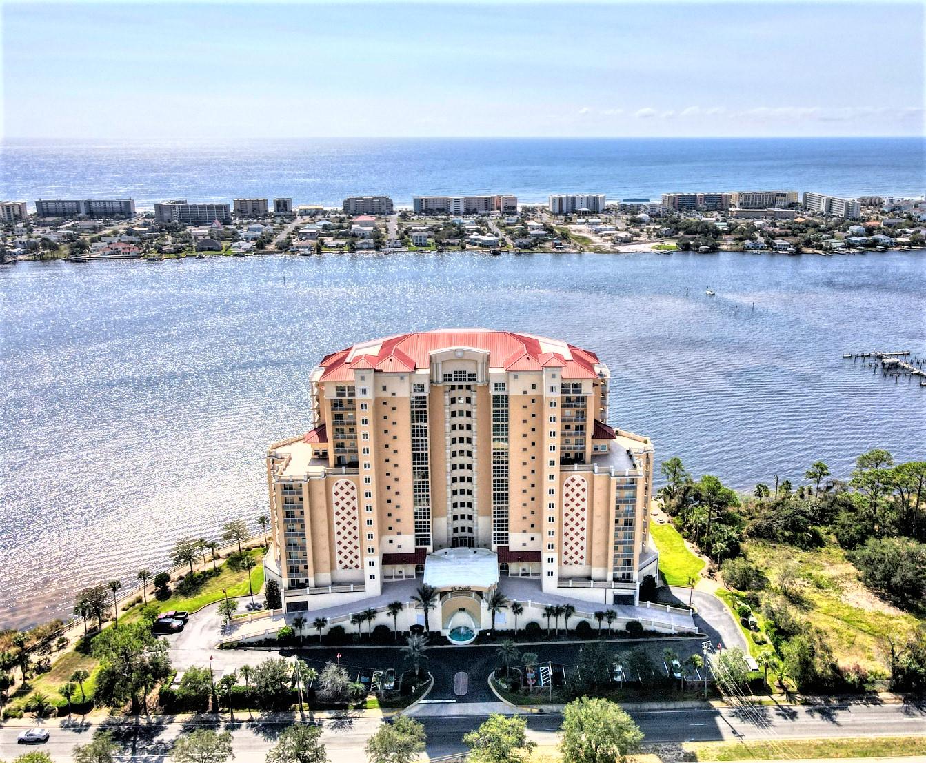 PRESIDIO YACHT CLUB - Residential