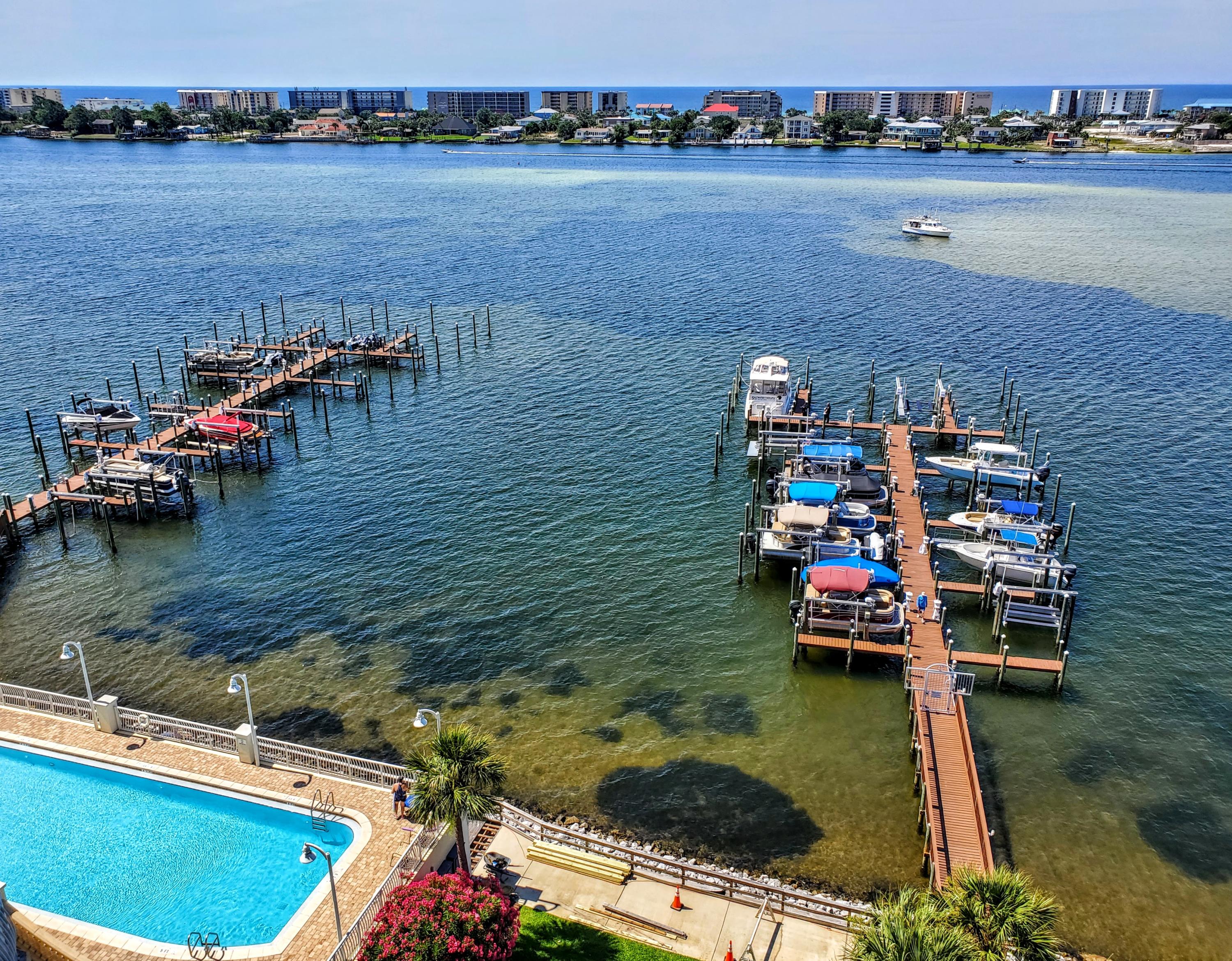 PRESIDIO YACHT CLUB - Residential