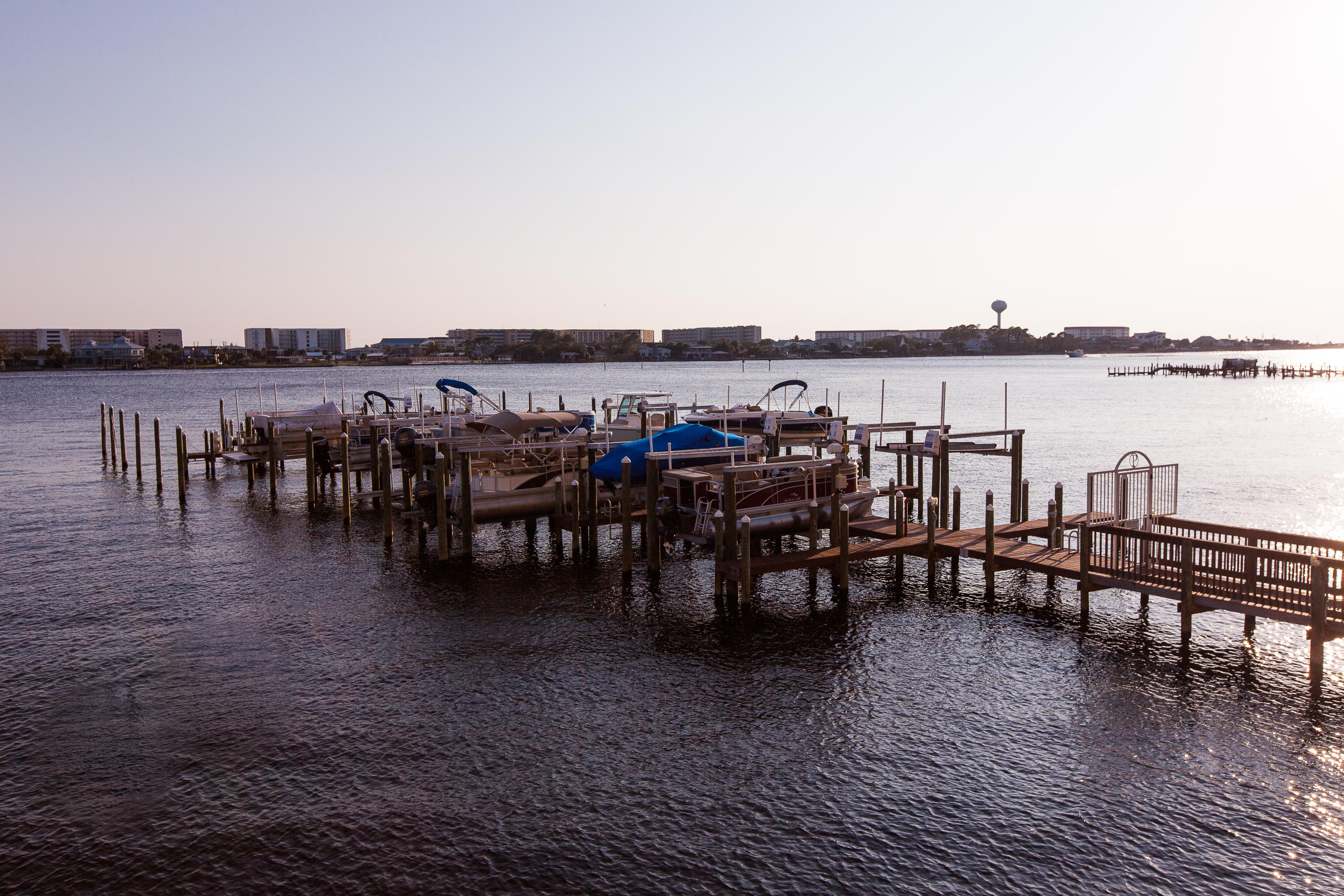 PRESIDIO YACHT CLUB - Residential