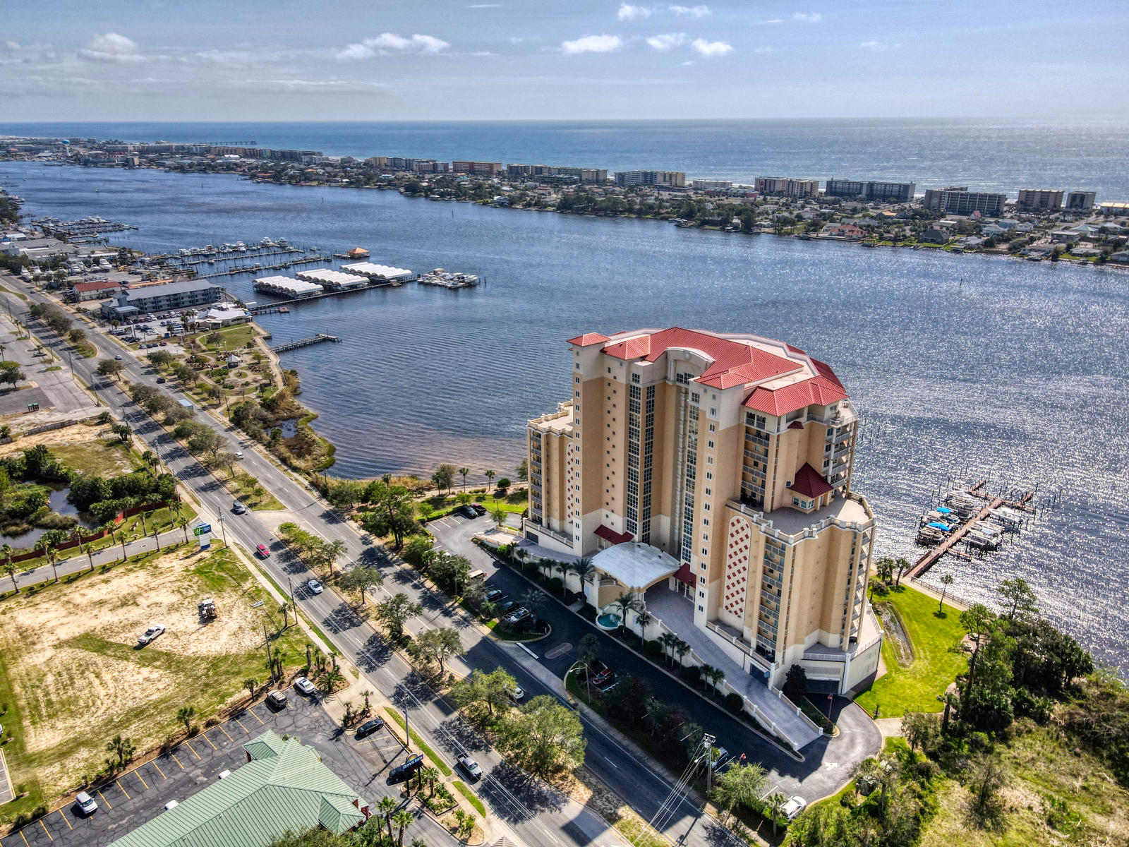 PRESIDIO YACHT CLUB - Residential