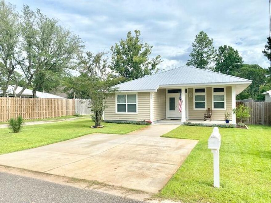 *Available September 5th!*This beautiful 3 bedroom 2 bath home with 2 car garage has over 1,600 sqft of living space with 10' ceilings. Finishing touches include granite countertops with butcher block, LVP flooring throughout and tile in all baths.Pets considered with owner approval.Tenant to verify all data.Please contact Sound Choice Real Estate to schedule a showing- 850-389-8533.