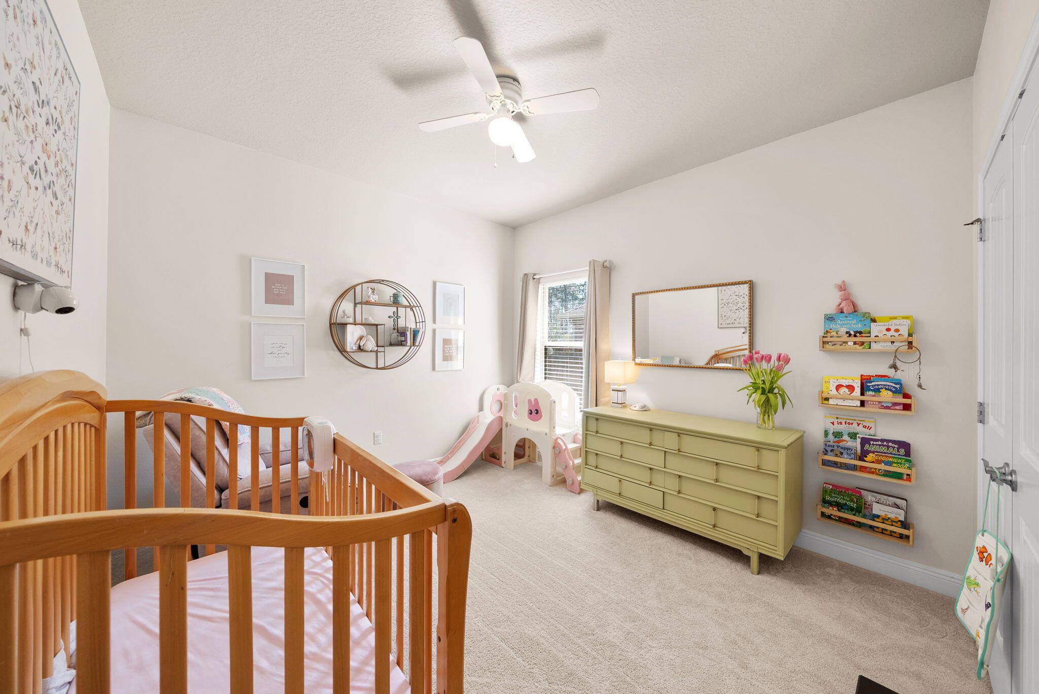 WHISPERING LAKE - Residential