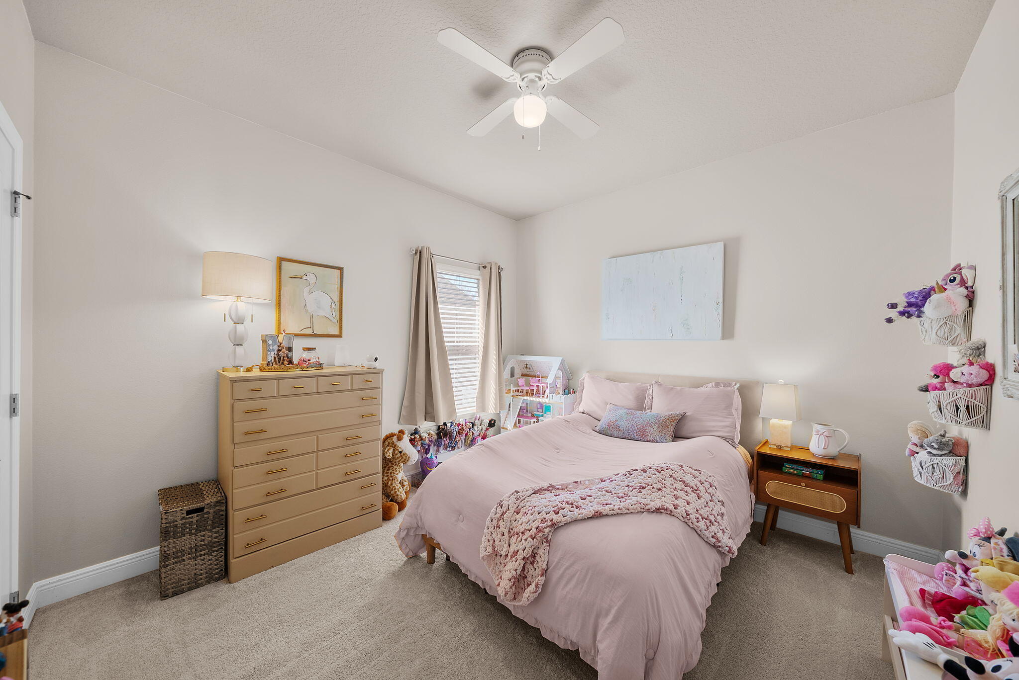 WHISPERING LAKE - Residential