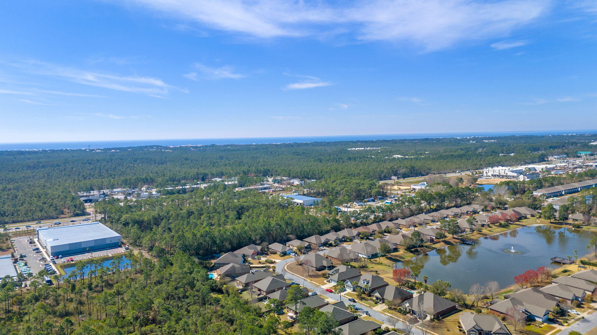 WHISPERING LAKE - Residential