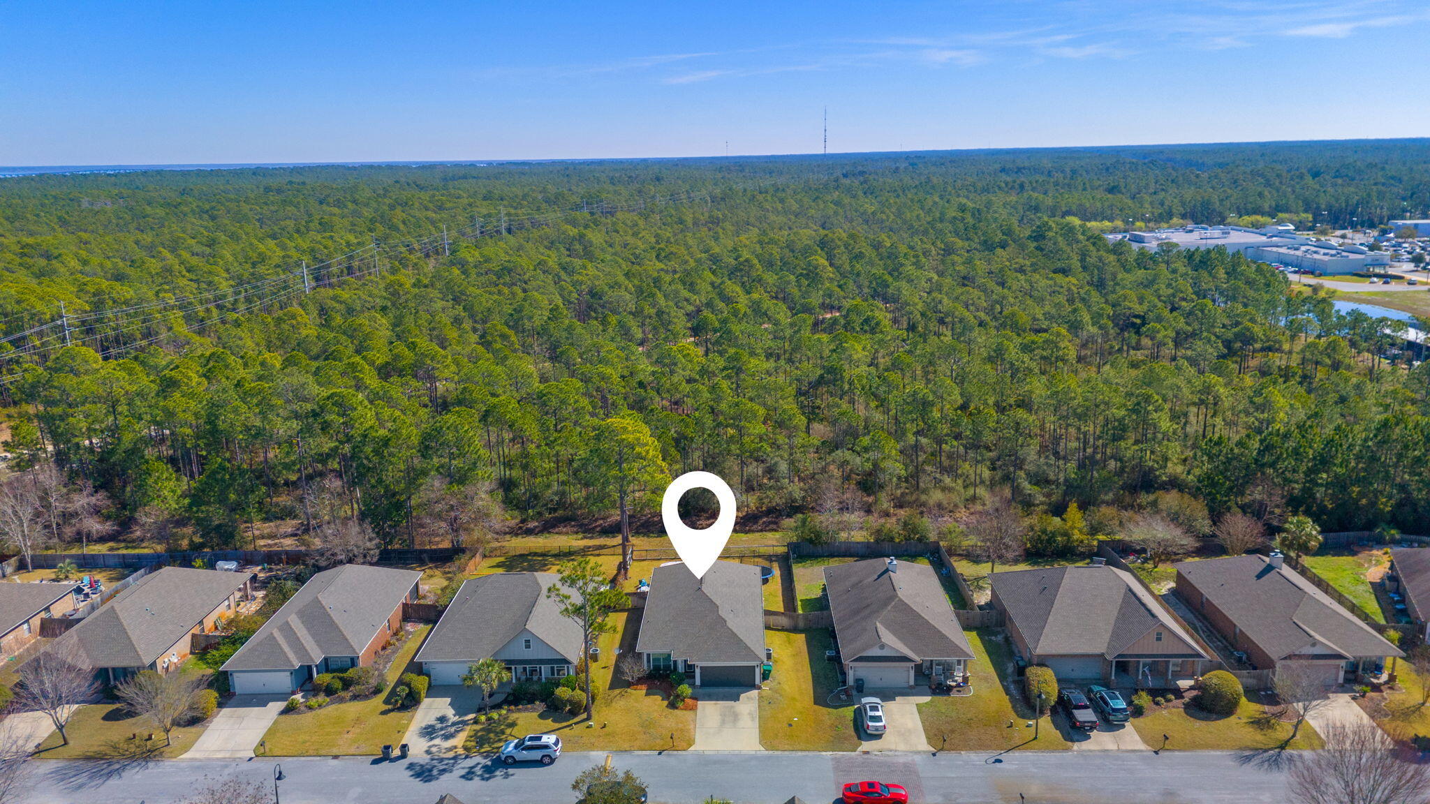 WHISPERING LAKE - Residential